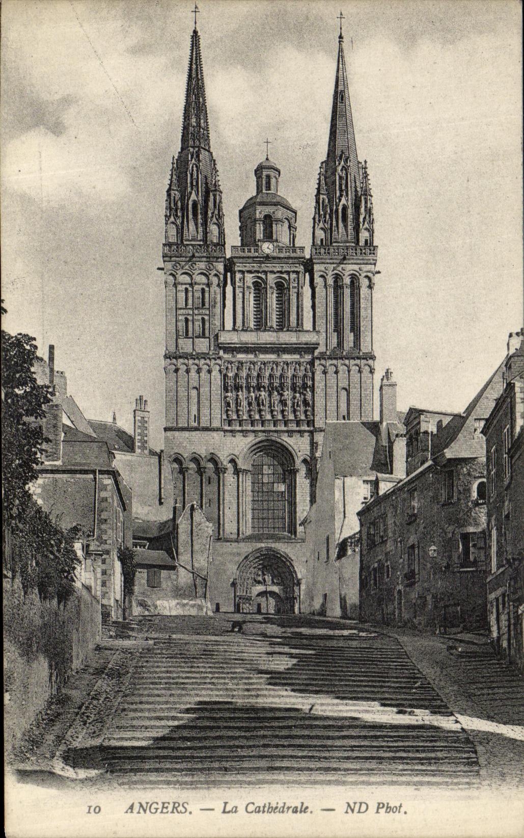 VINTAGE POSTCARD Angers the Cathedral