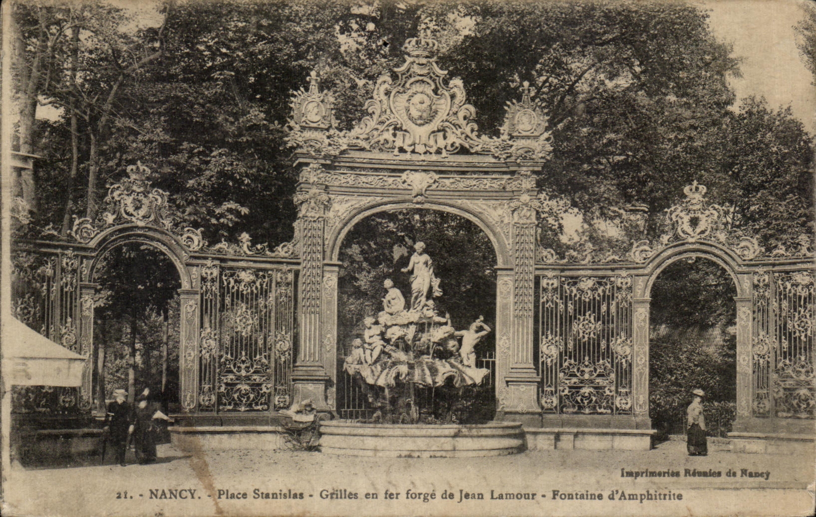 CPA Nancy Place Stanislas Grilles en fer forge de Jean Lamour Fontaine d Amphitrite