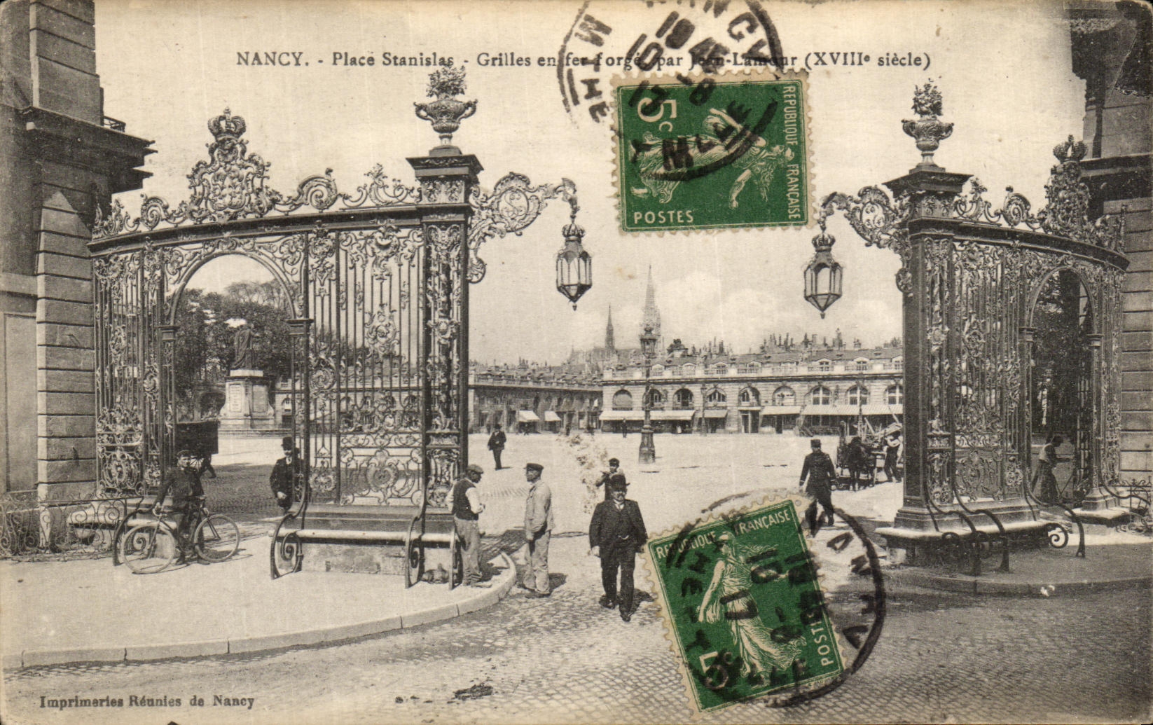 CPA Nancy Place Stanislas Grilles En fer forge par Jean Lamour bien animee 