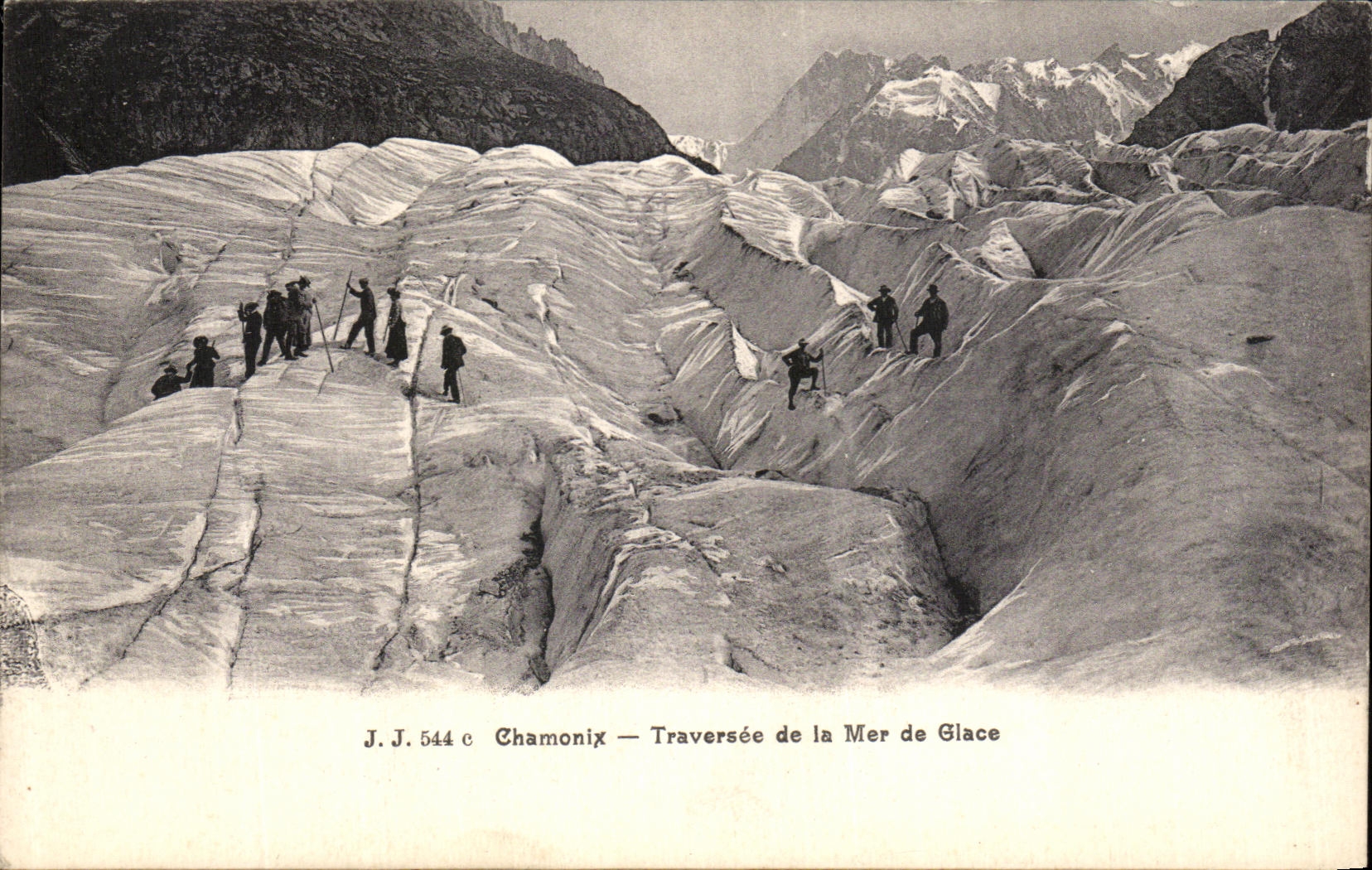VINTAGE POSTCARD Chamonix Crossed of the Sea Of Ice Alpinism
