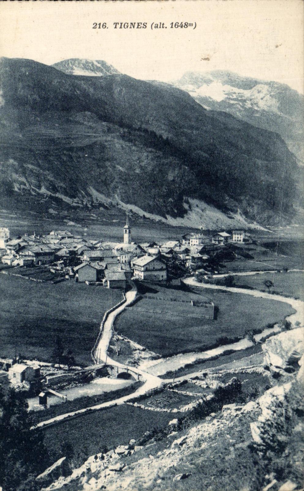 VINTAGE POSTCARD Tignes