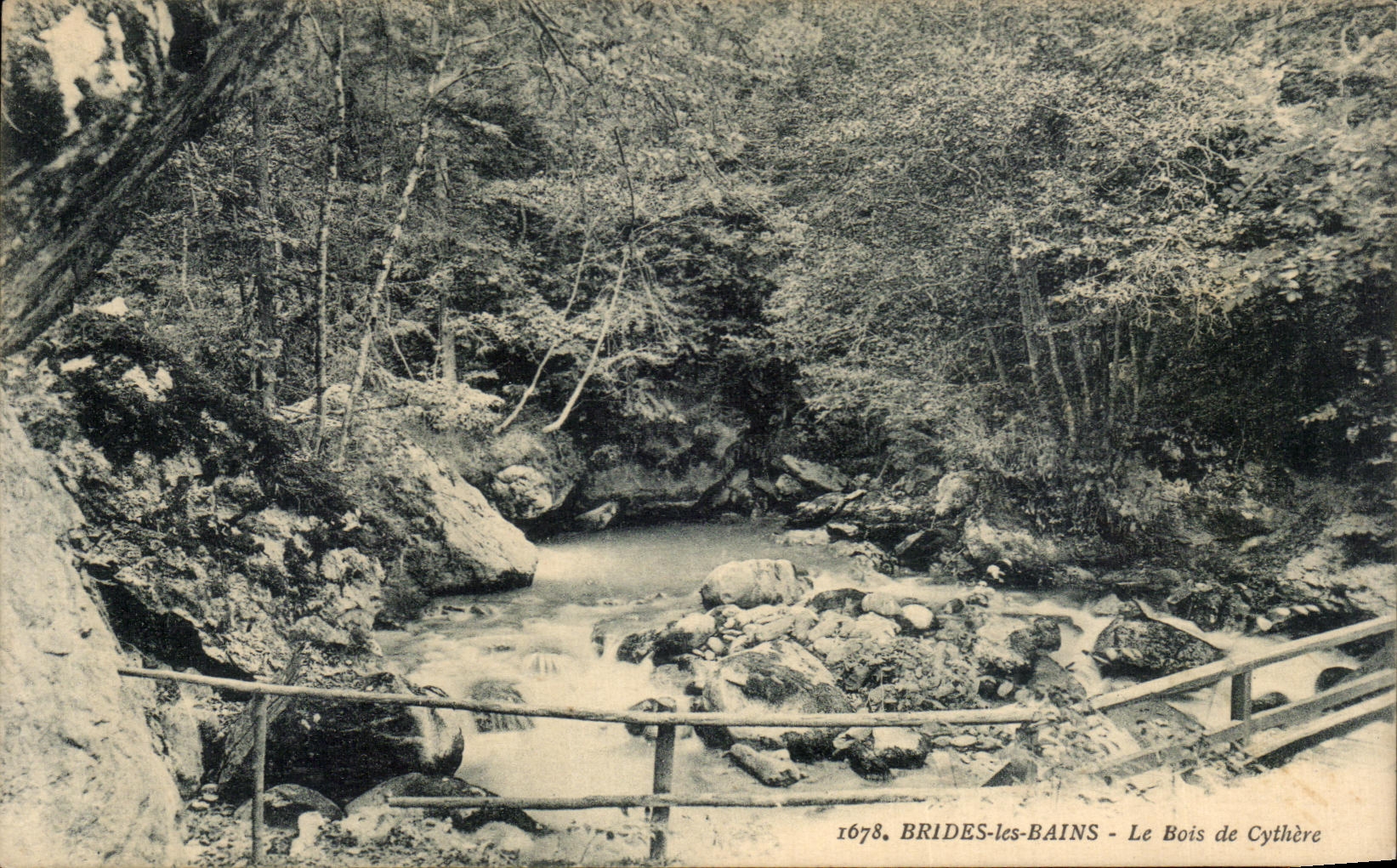 VINTAGE POSTCARD Supports Les Bains the wood of Cythere