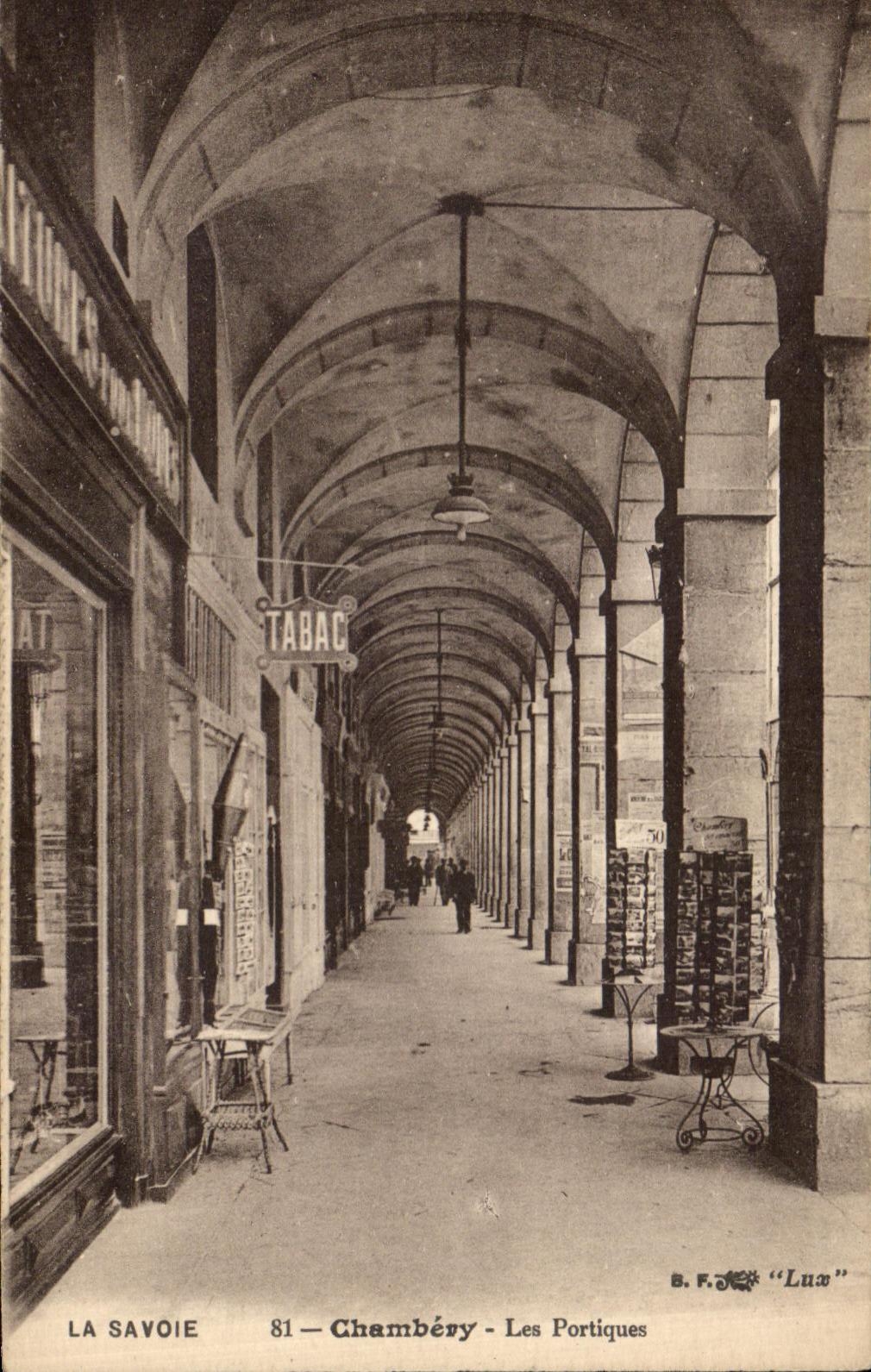 VINTAGE POSTCARD Chambery the Gantries Tobacco