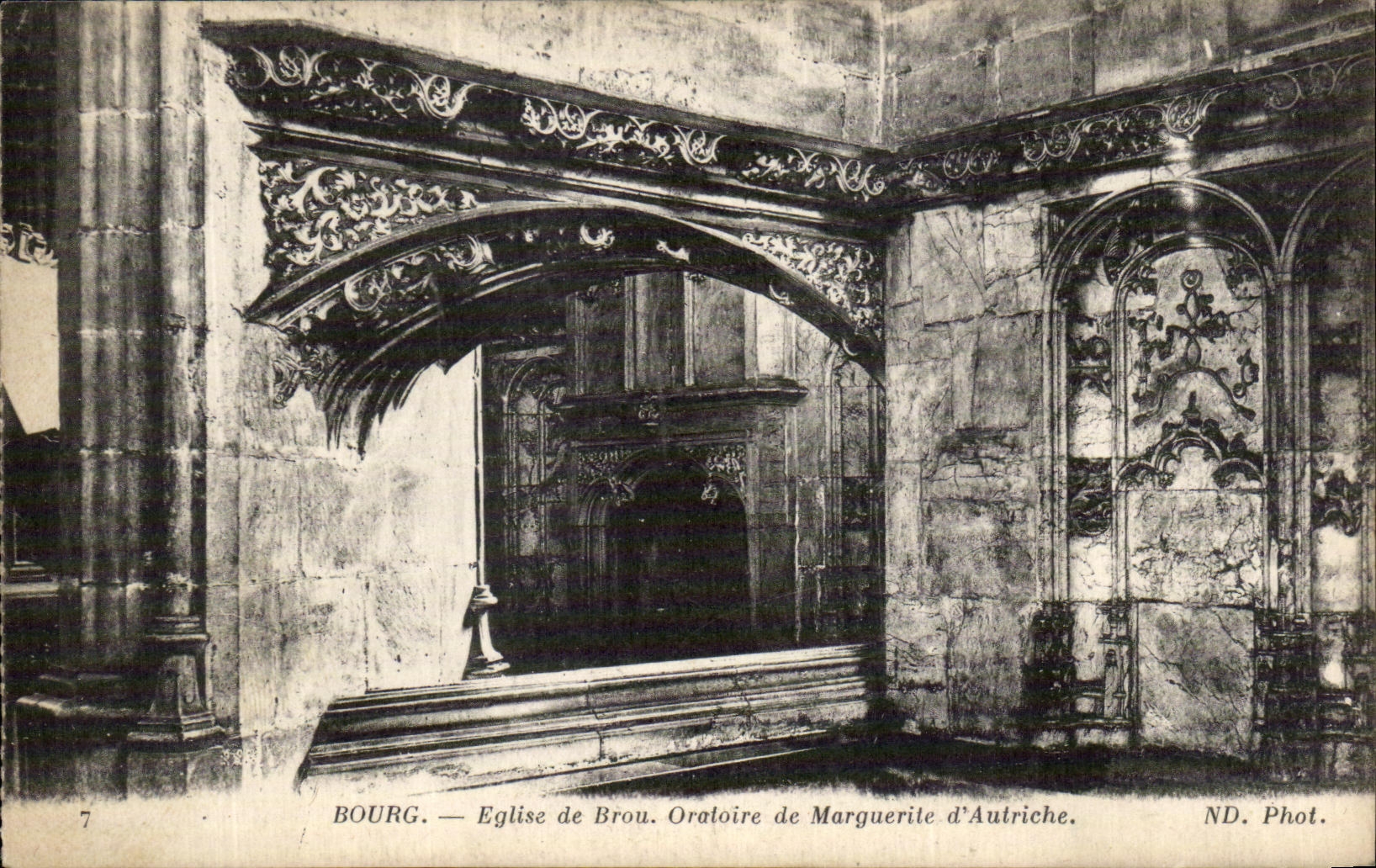 Iglesia de la ciudad de la POSTAL de la VENDIMIA de cascaras oratorias de la margarita D Austria