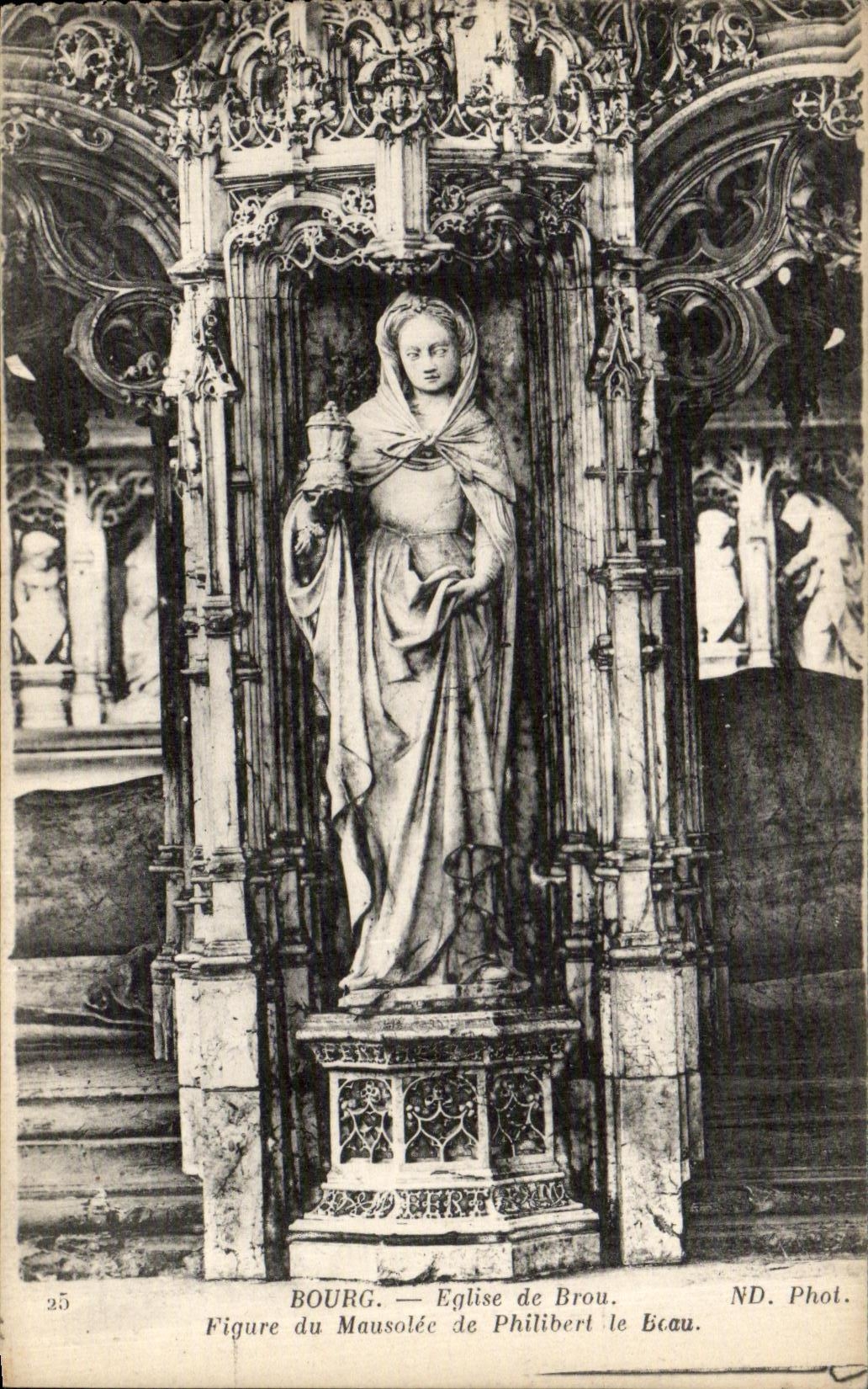 VINTAGE POSTCARD Bourg Church Of Husks Appears Of the Mausoleum De Philibert the Beautiful