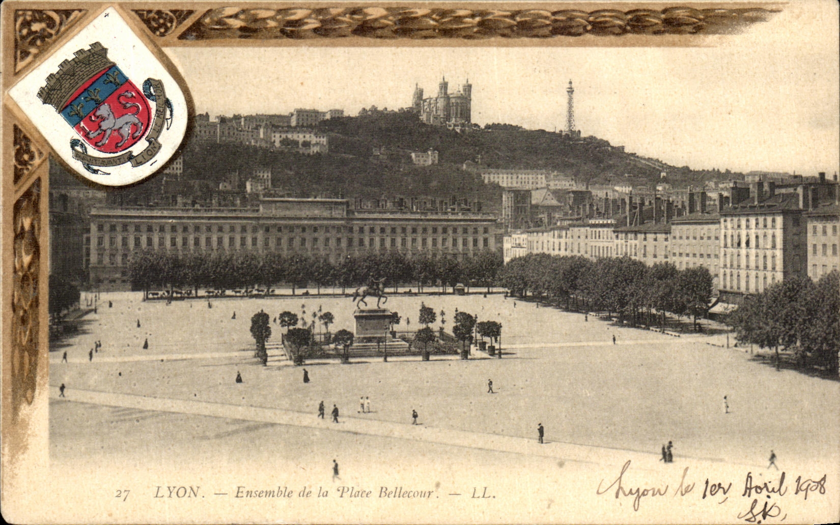 VINTAGE POSTCARD Lyon Together of the Bellecour Place