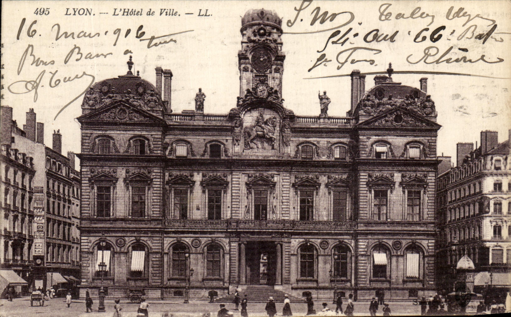 VINTAGE POSTCARD Lyon L Town hall