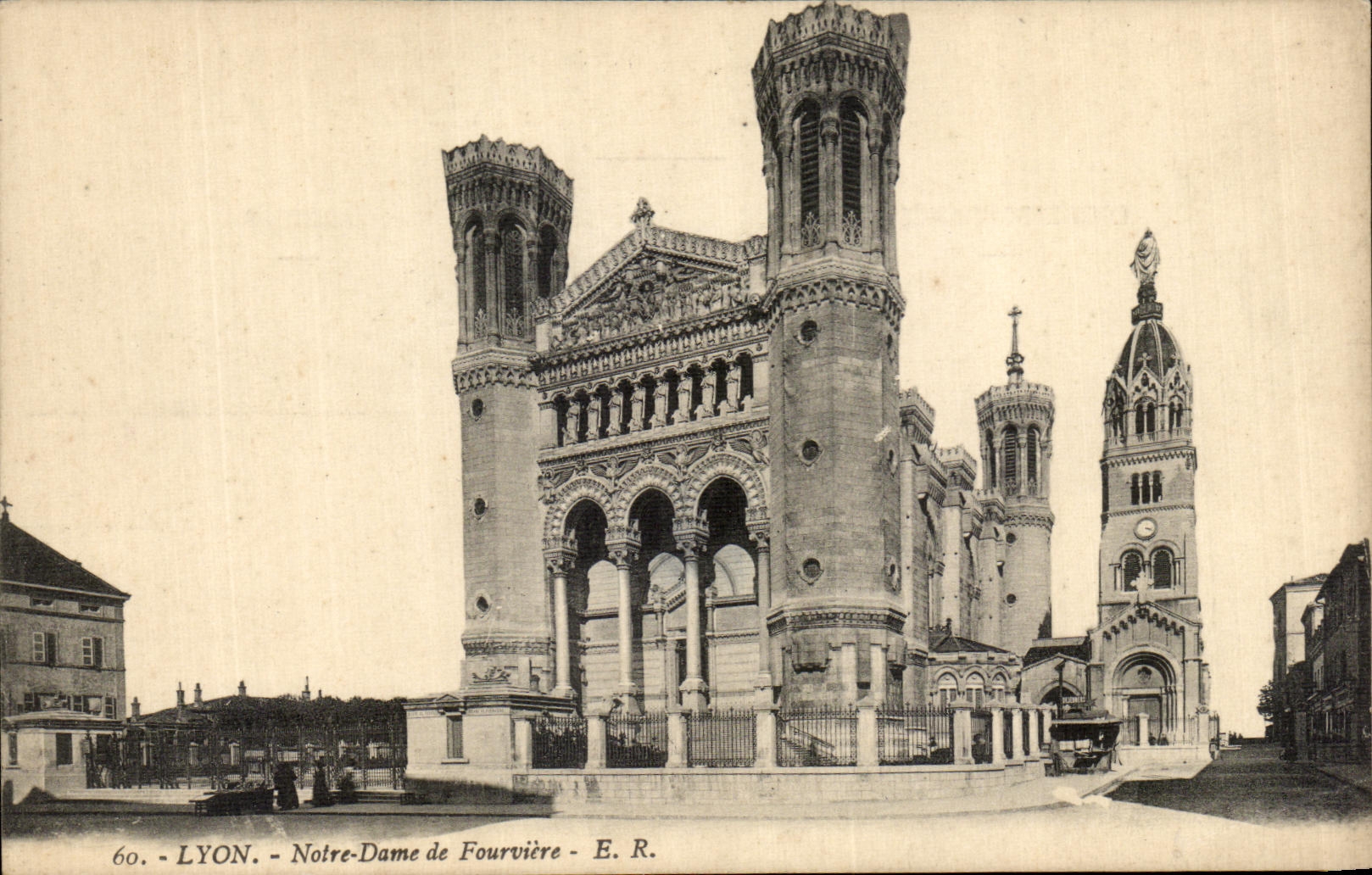 VINTAGE POSTCARD Lyon Notre Dame de Fourviere