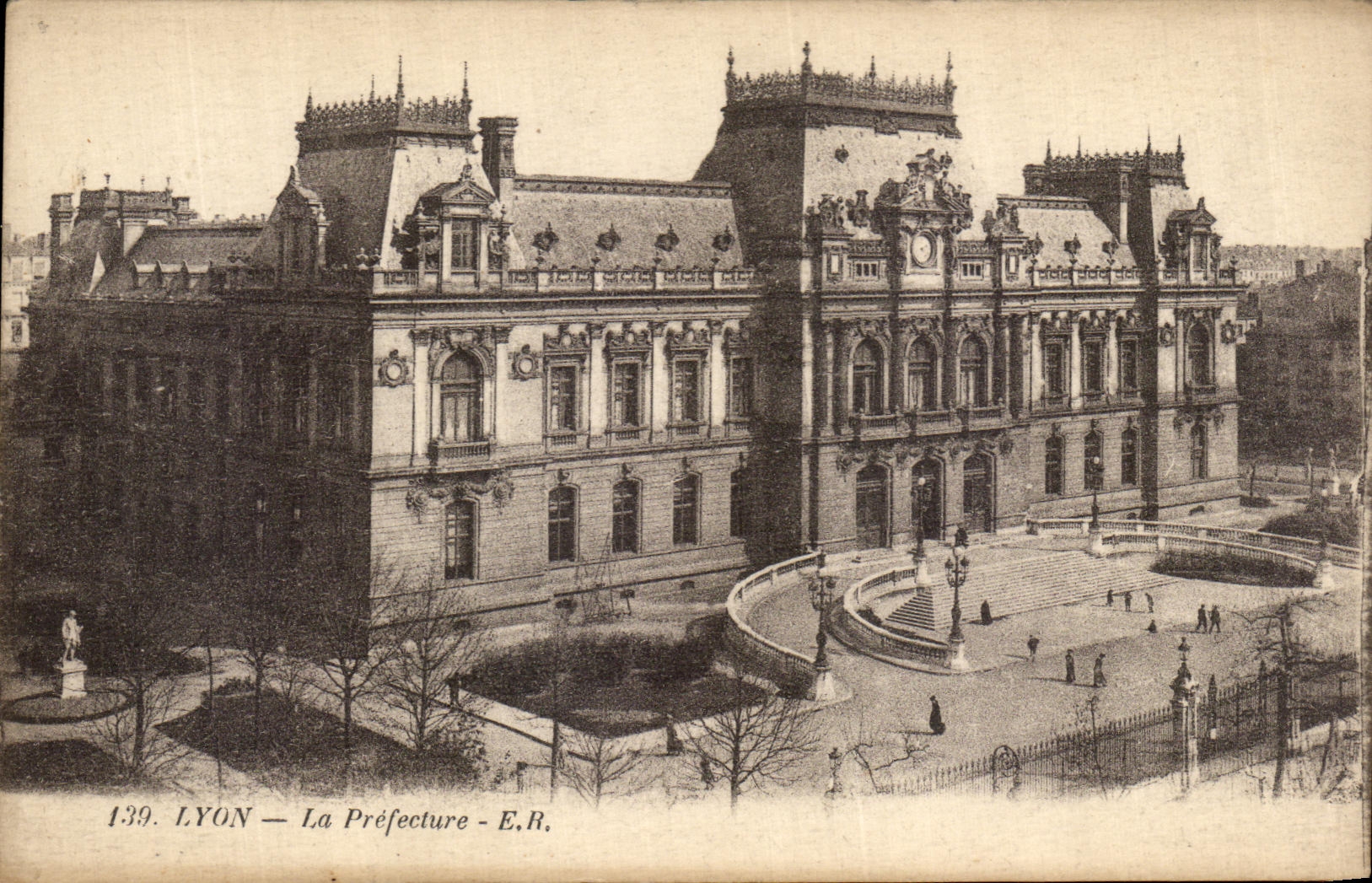 VINTAGE POSTCARD Lyon Prefecture