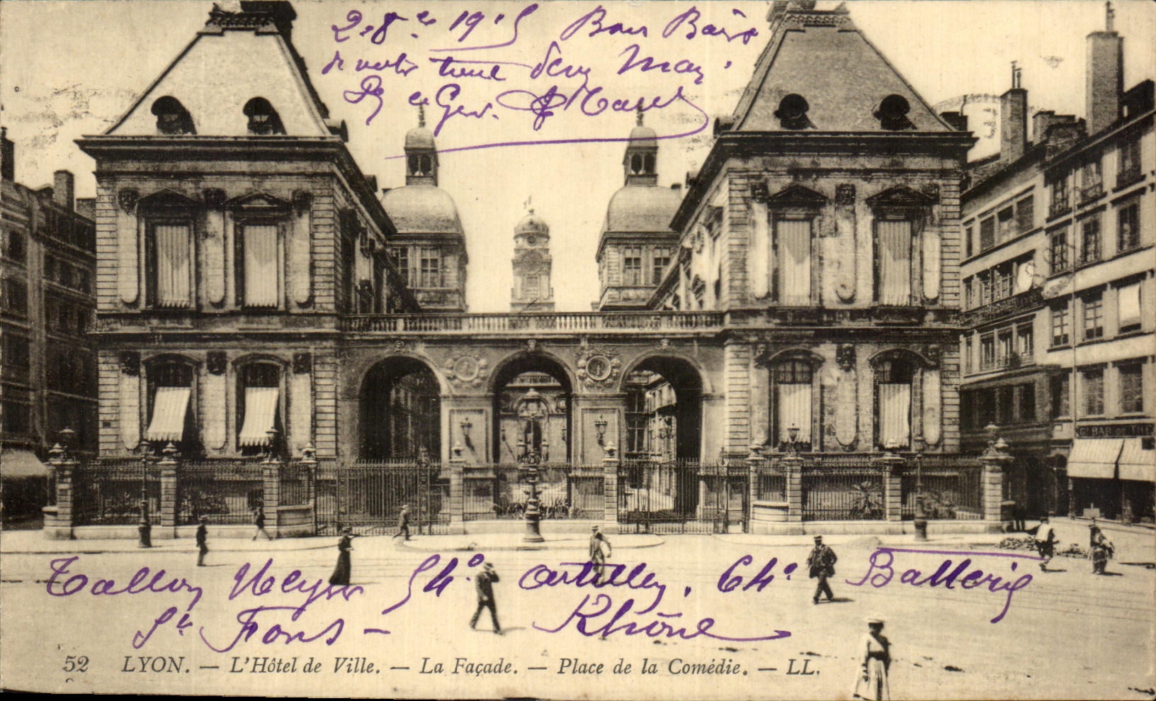 VINTAGE POSTCARD Lyon L Town hall the Frontage Places Comedy