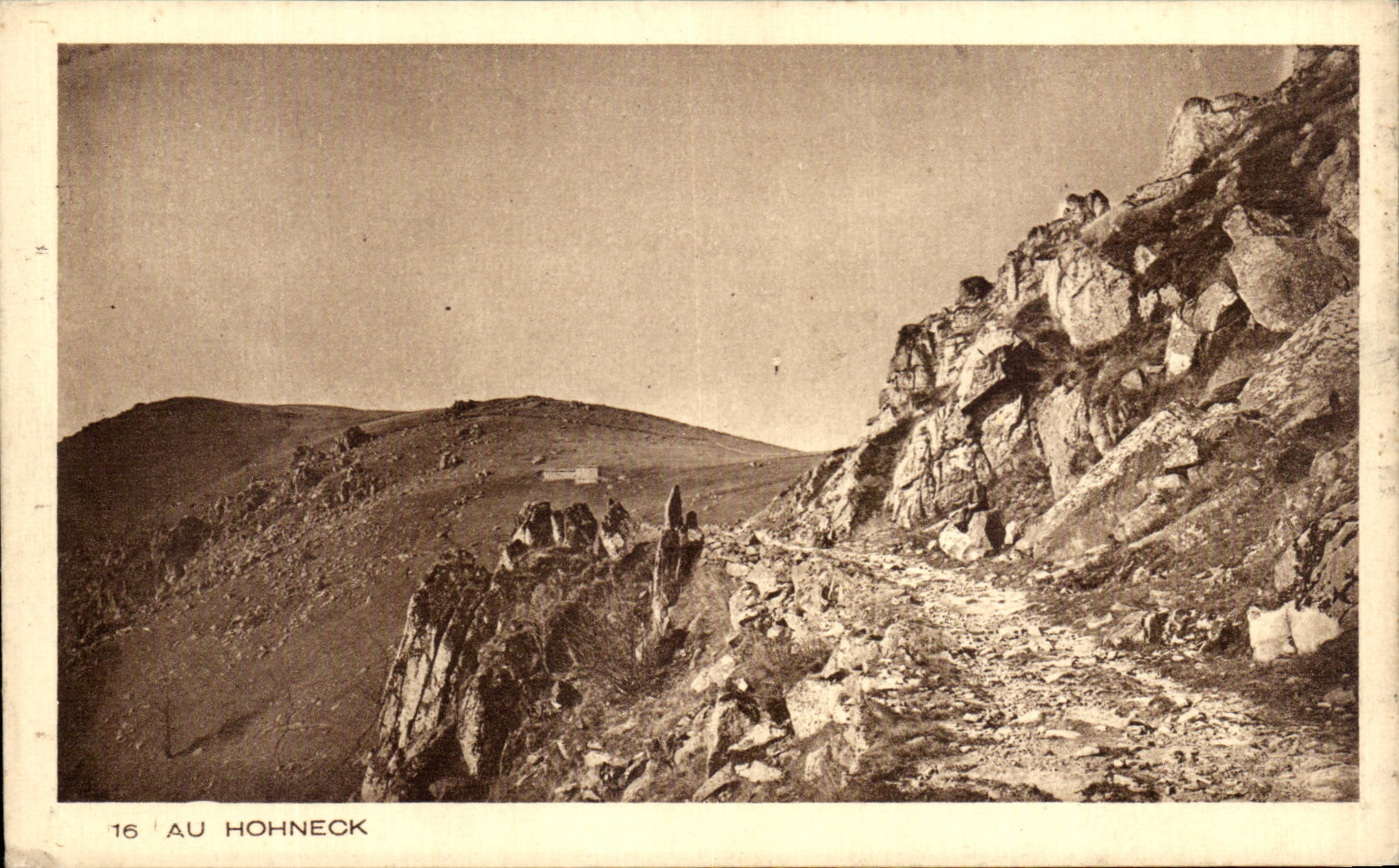 VINTAGE POSTCARD In Hohneck