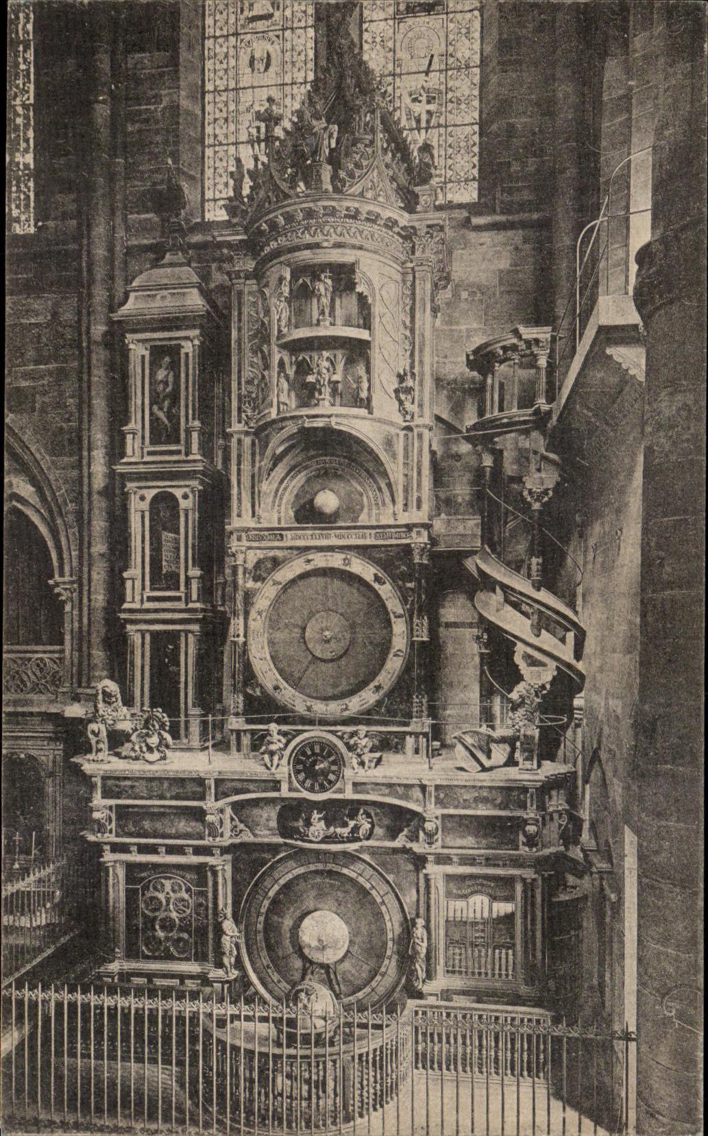 VINTAGE POSTCARD astronomical Strasbourg Clock of the cathedral