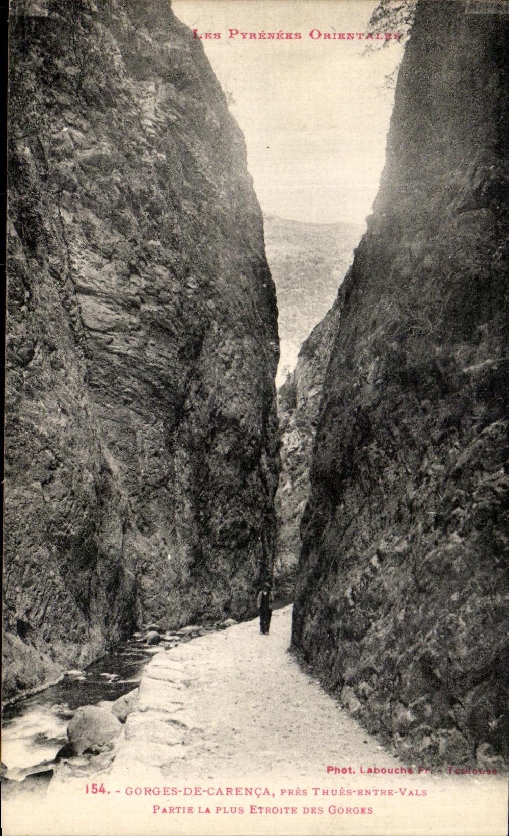 VINTAGE POSTCARD Gorges Of Deprived Close Thues Between Vals Left Narrowest the Falls
