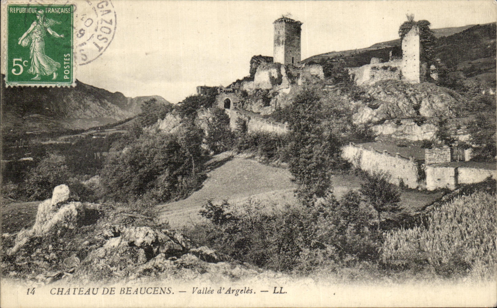 VINTAGE POSTCARD Castle De Beaucens Valley D Argeles
