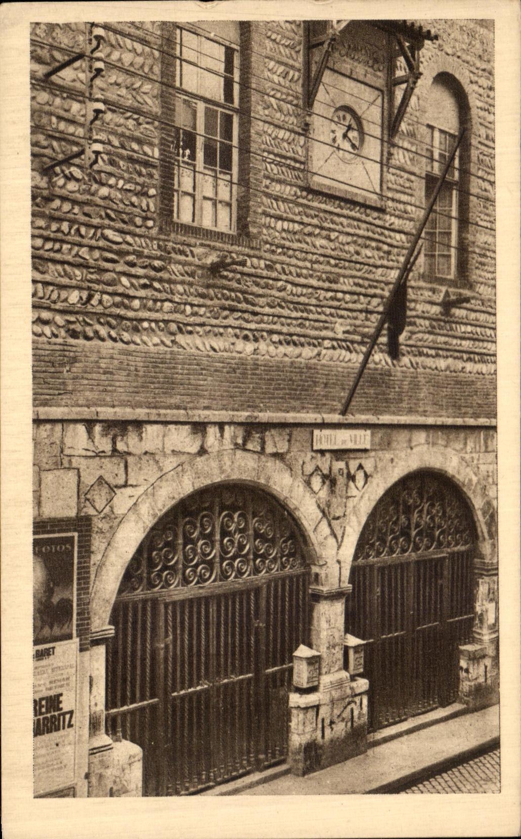 VINTAGE POSTCARD Perpignan Frontage Of L Town hall