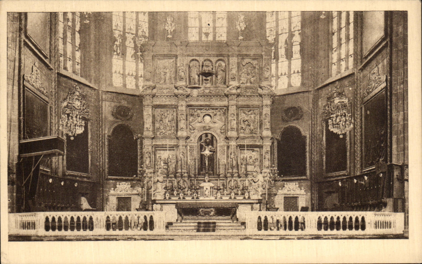 CPA Perpignan La Cathedrale Maitre Autel