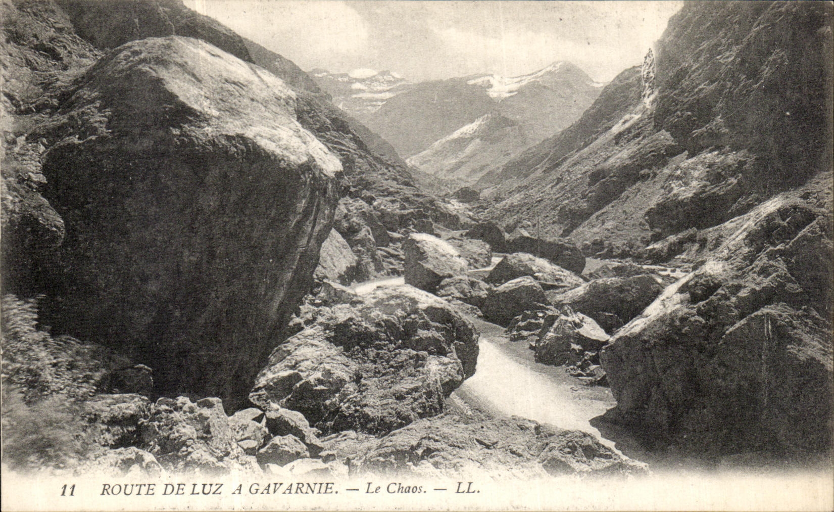 VINTAGE POSTCARD Luz Vallee De Luz has Gavarnie Chaos
