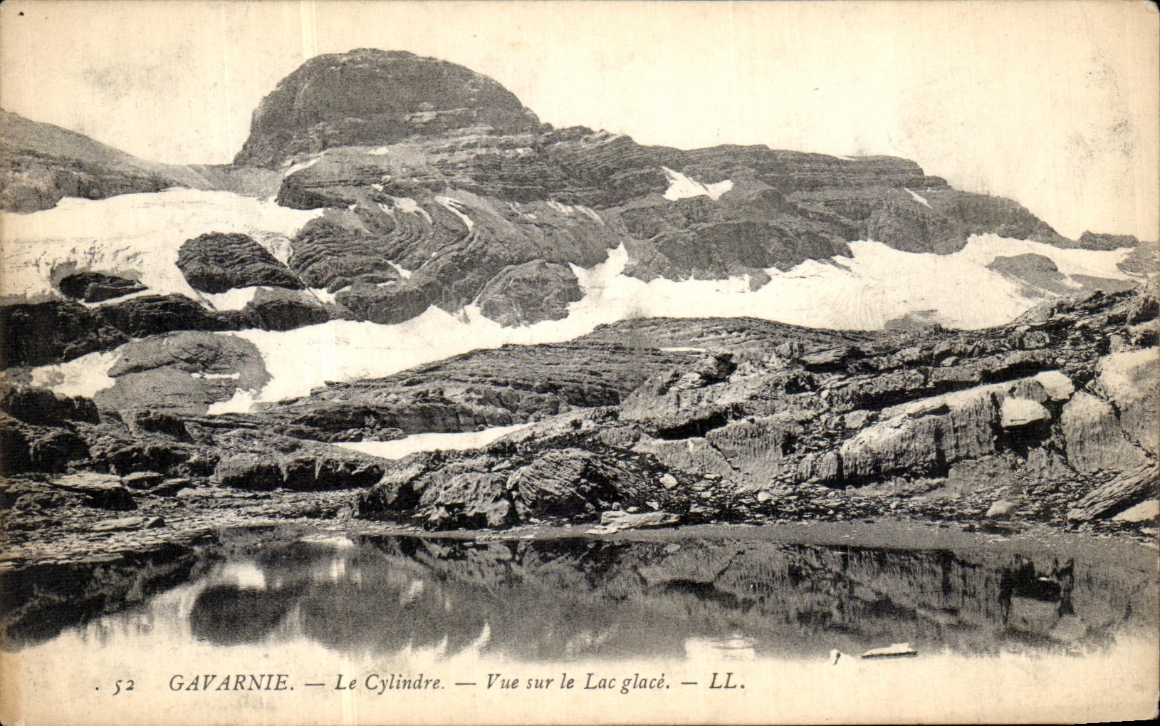 VINTAGE POSTCARD Gavarnie the Cylinder Seen on the Lake freezes