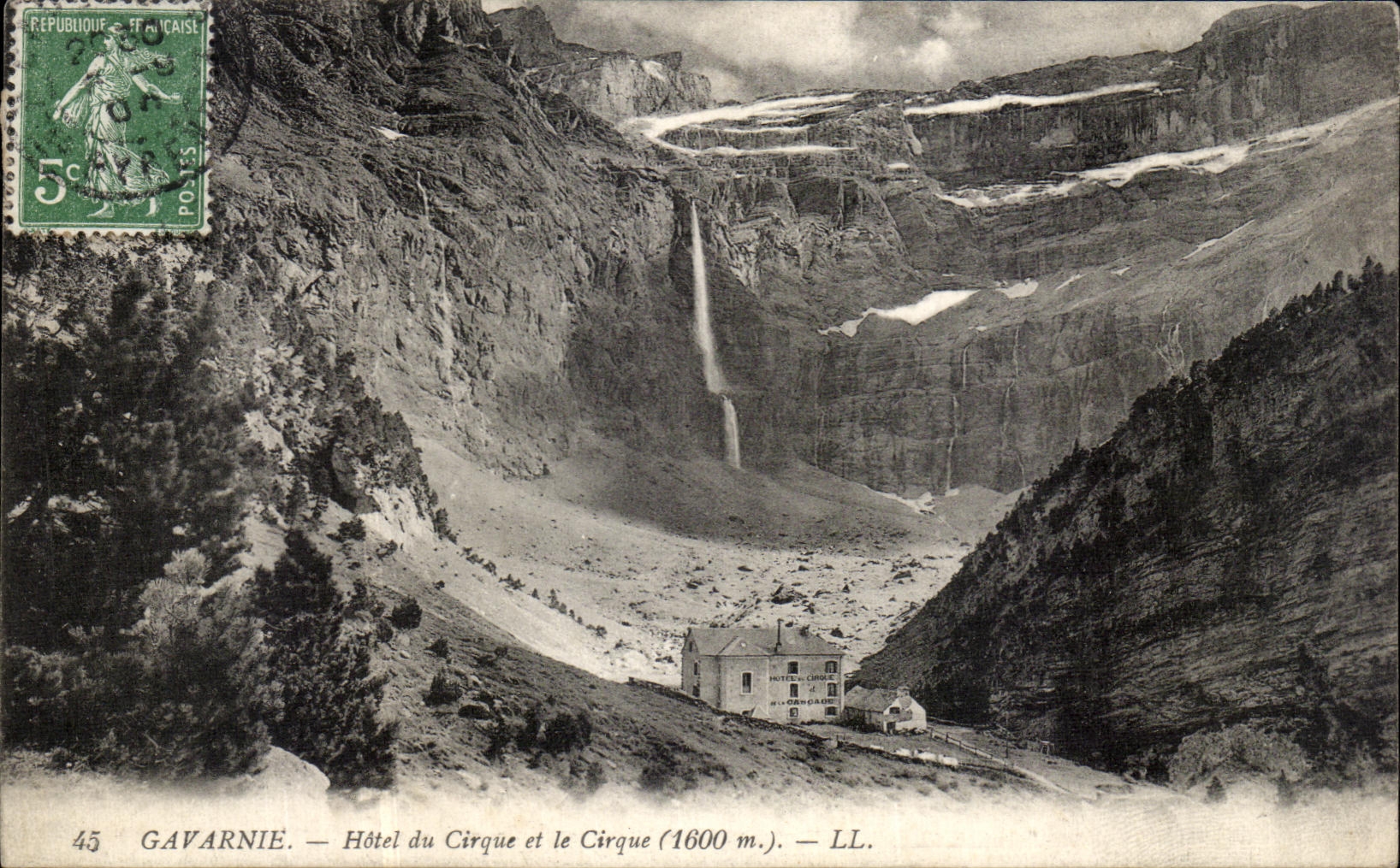 VINTAGE POSTCARD Gavarnie Hotel of the Circus and the Circus