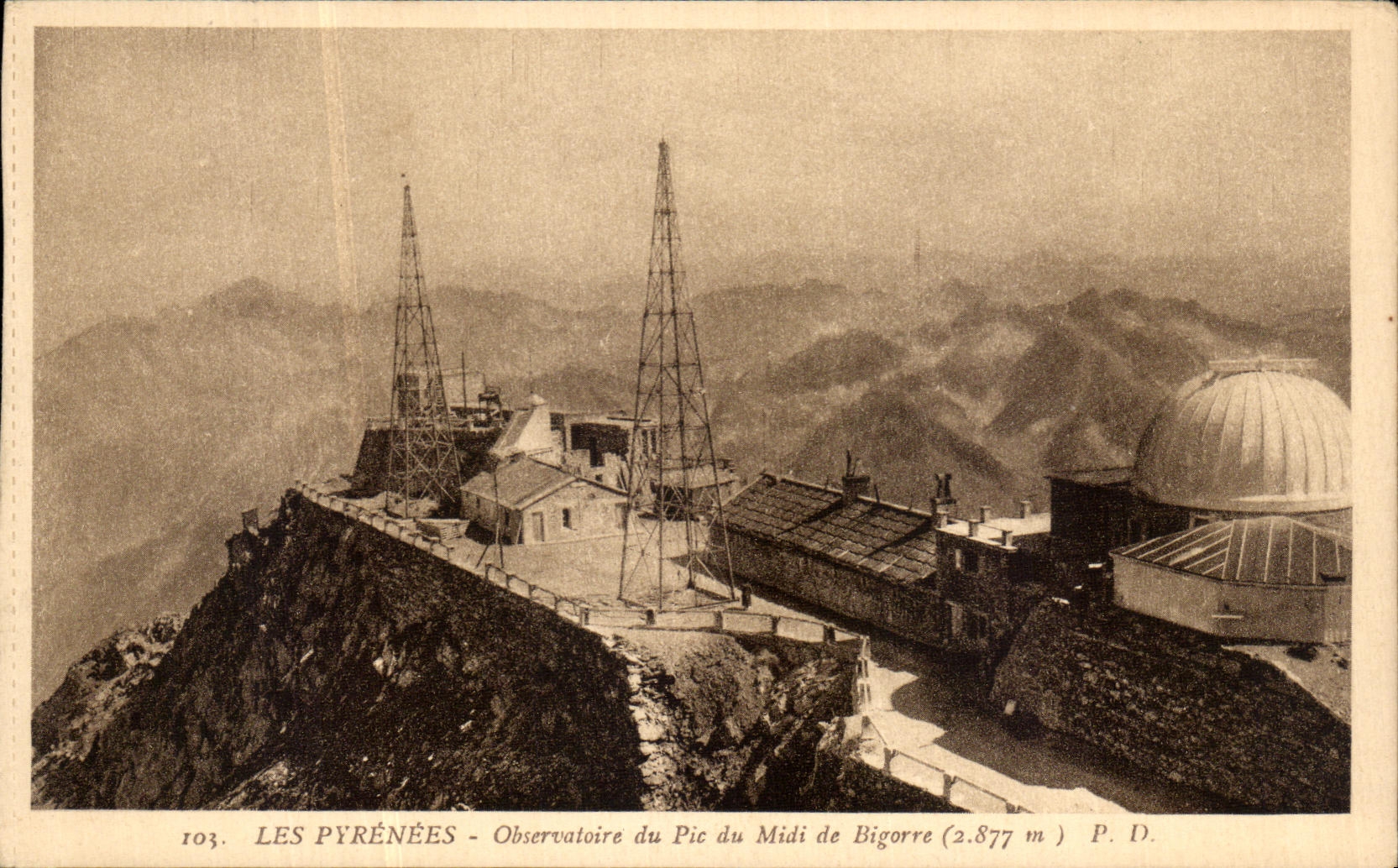 POSTAL de la VENDIMIA el observatorio de Pyrenees del pico del sur de Bigorre