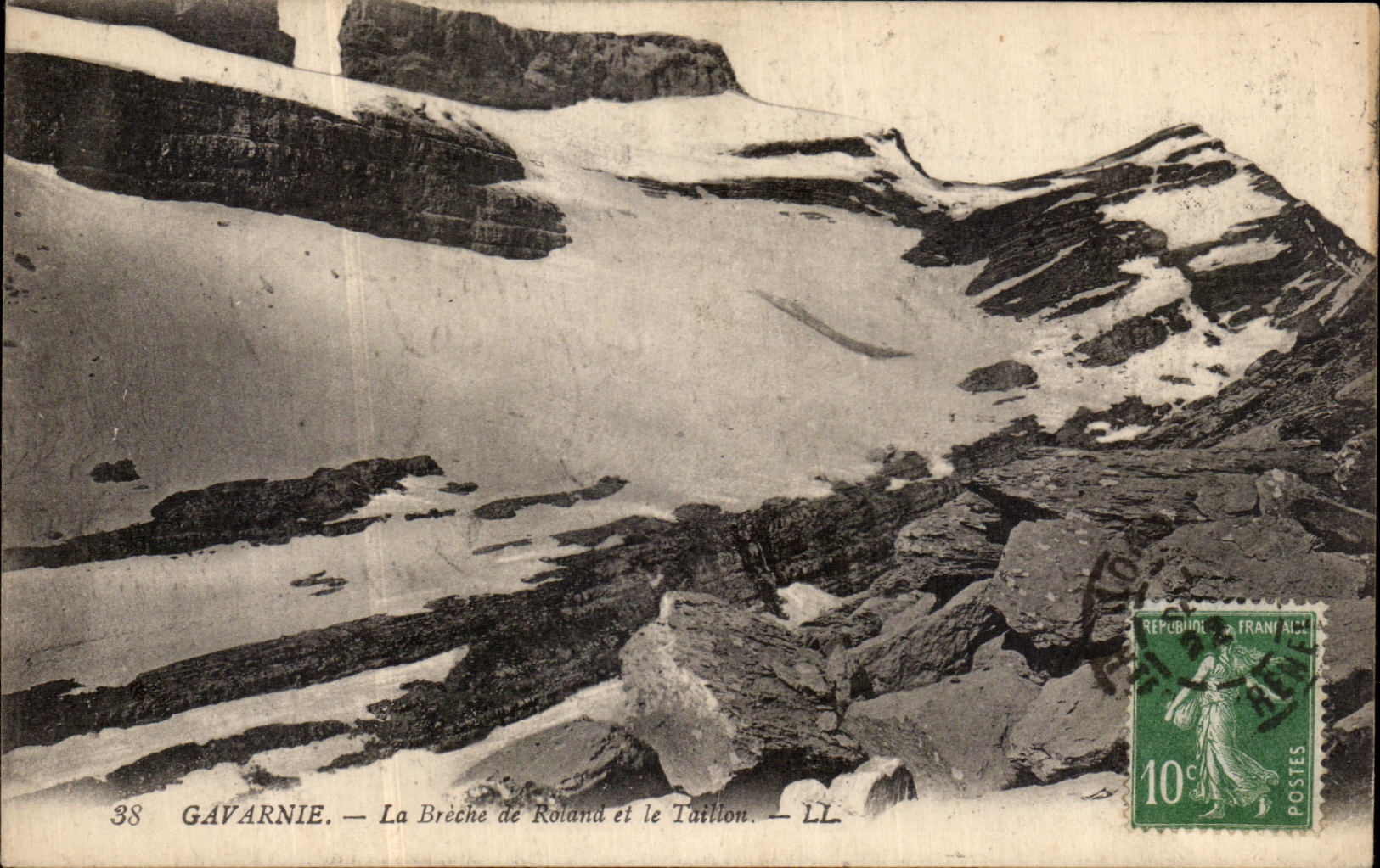 VINTAGE POSTCARD Gavarnie the Breach of Raland And Taillon