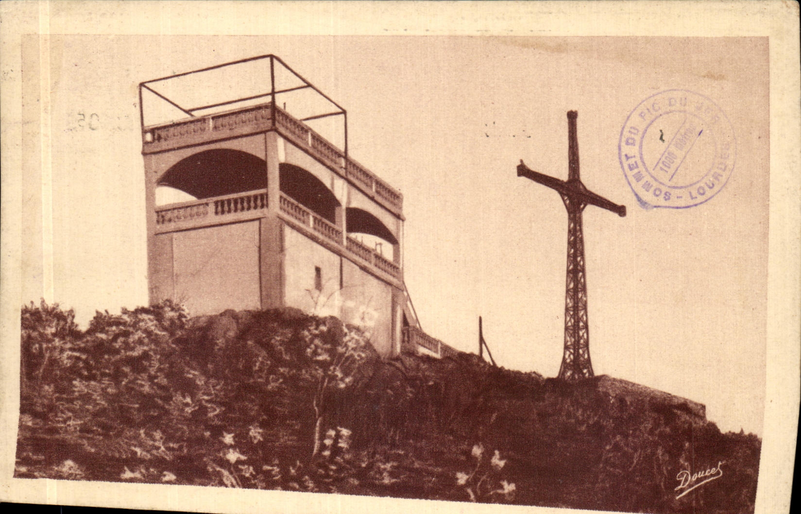 VINTAGE POSTCARD Heavy L observatory and the cross of the Peak of Jer
