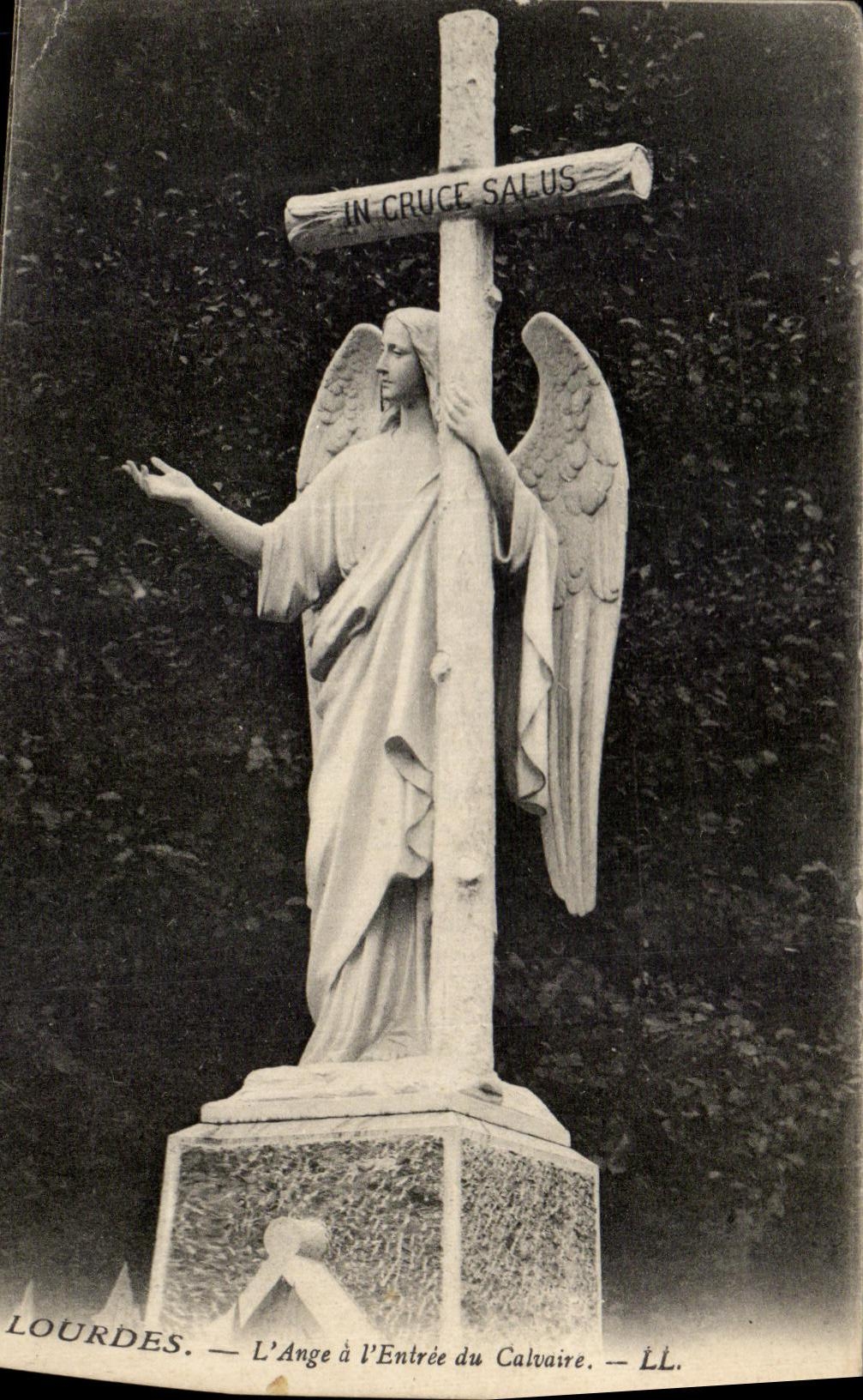 VINTAGE POSTCARD Lourdes L Angel has L Entree of the Martyrdom