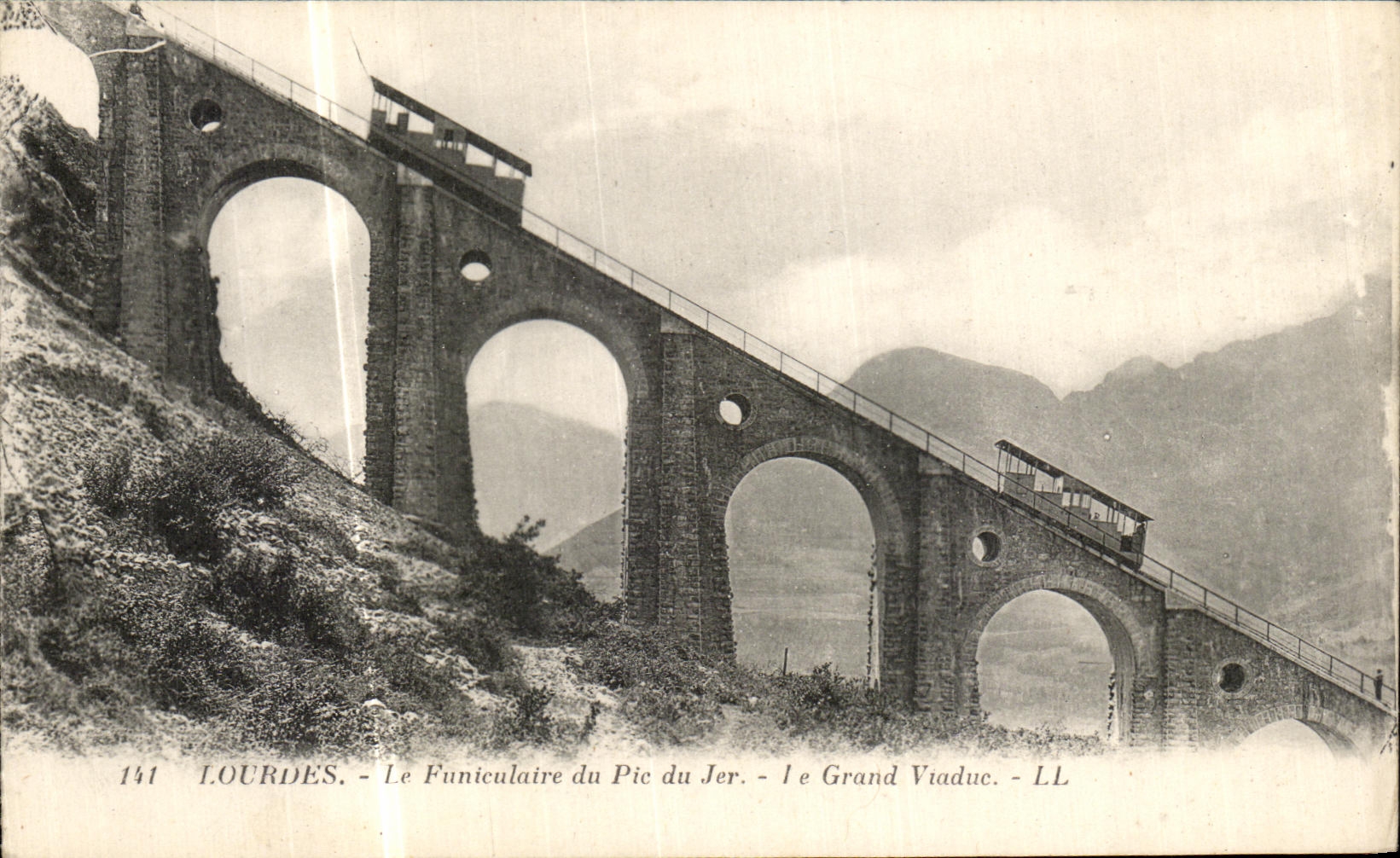 VINTAGE POSTCARD Heavy the funicular Of the Peak Of Jer the Large Viaduct