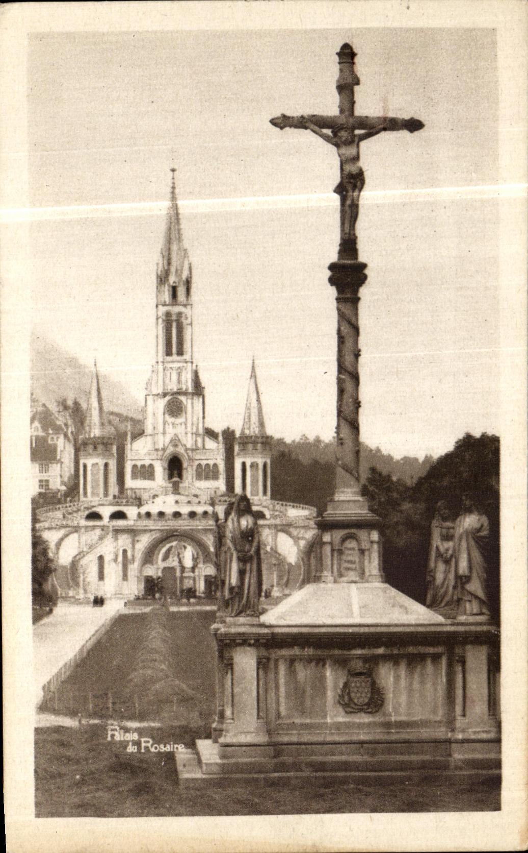 VINTAGE POSTCARD Heavy Breton Martyrdom And Basilica