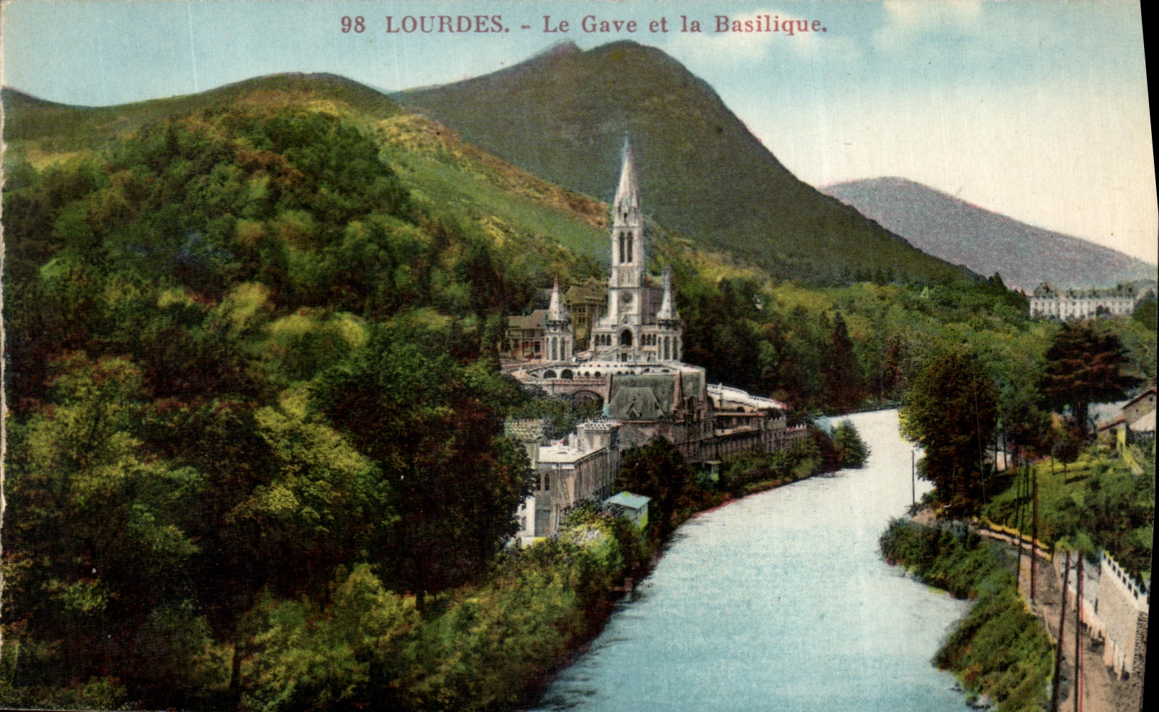 VINTAGE POSTCARD Heavy Gave And the Basilica