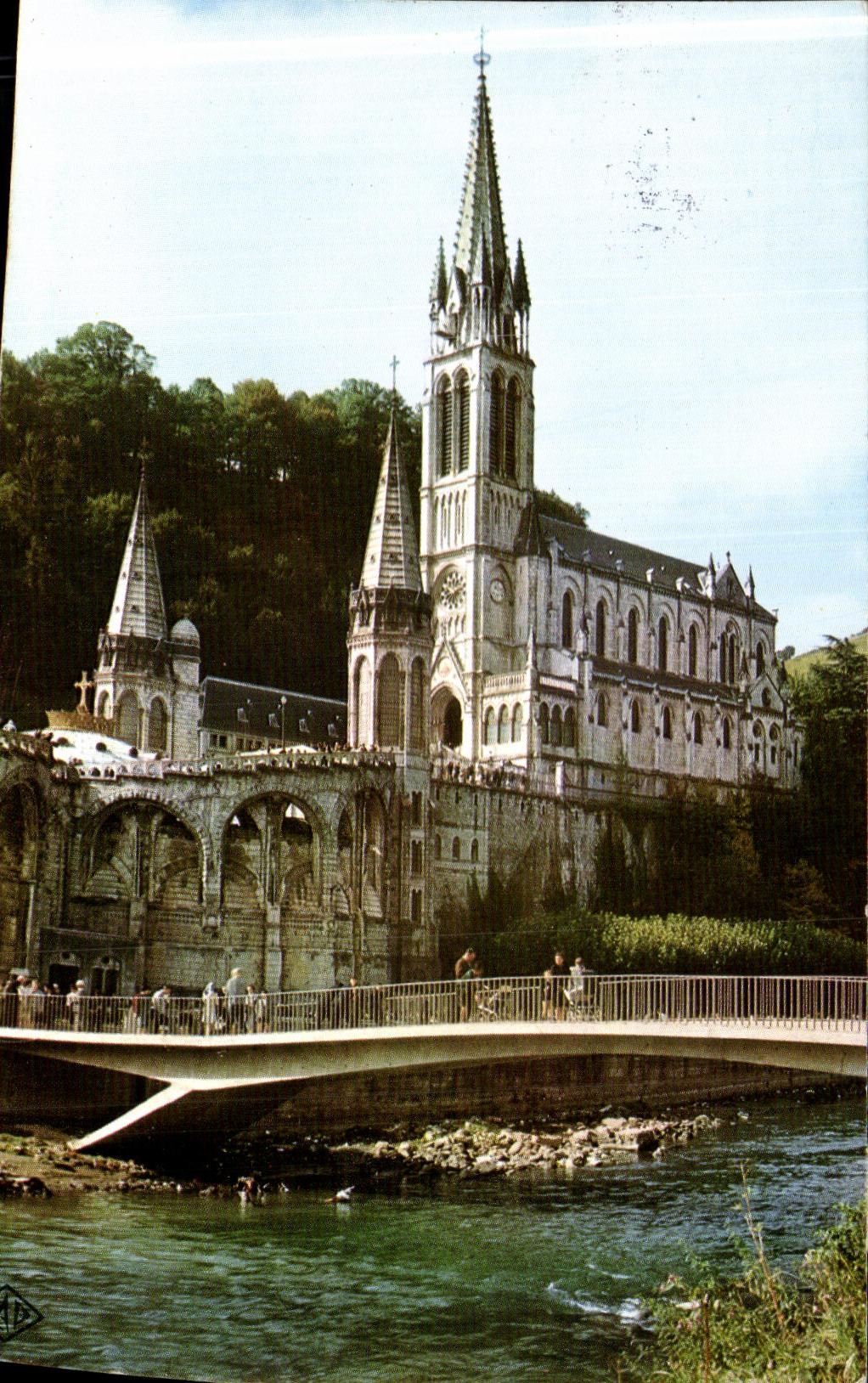 VINTAGE POSTCARD Heavy the Basilica and the Bridge On Gave