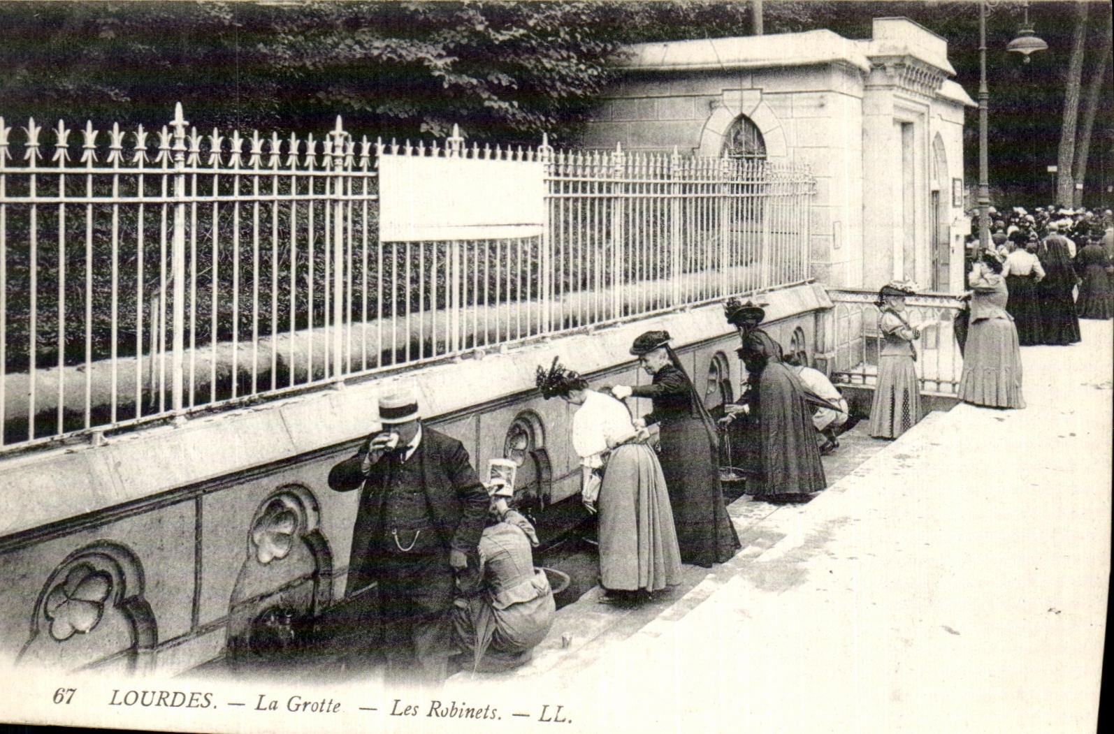 VINTAGE POSTCARD Heavy the Cave Taps