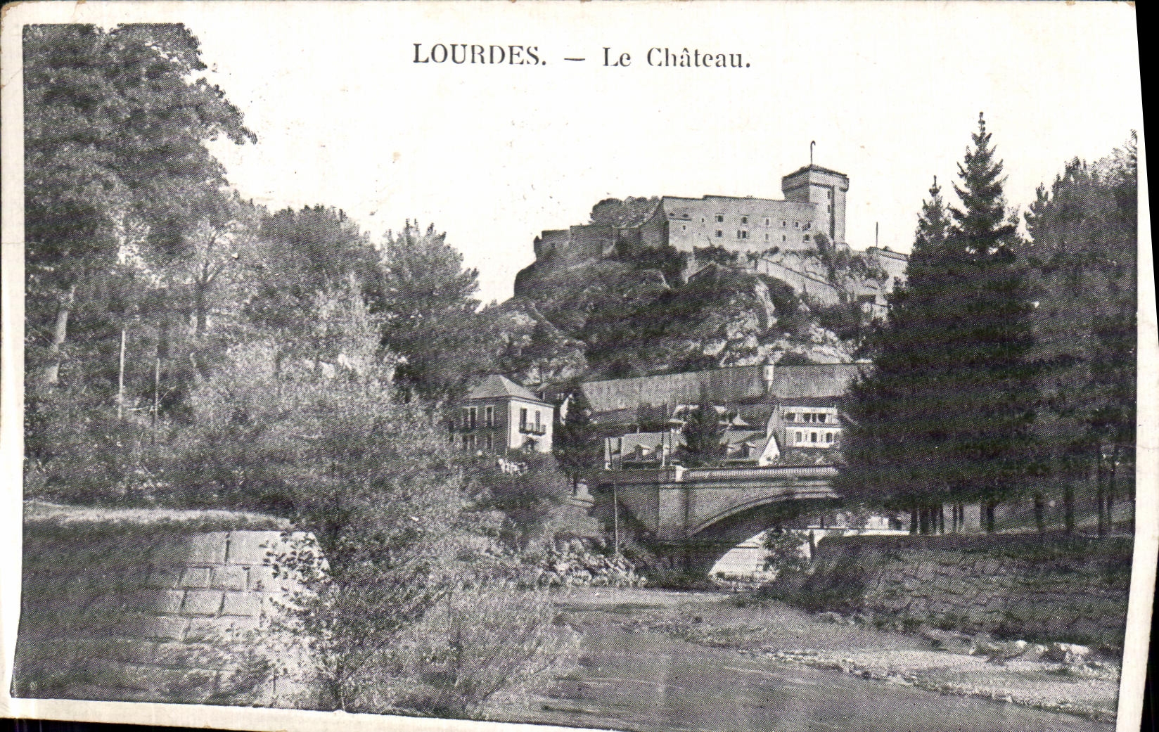VINTAGE POSTCARD Heavy the Castle