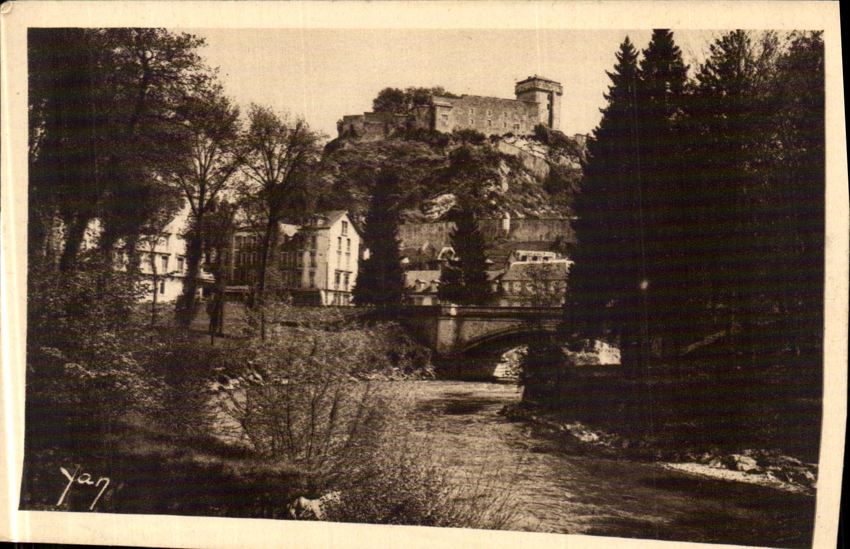 VINTAGE POSTCARD Heavy the Strong Castle And Gave