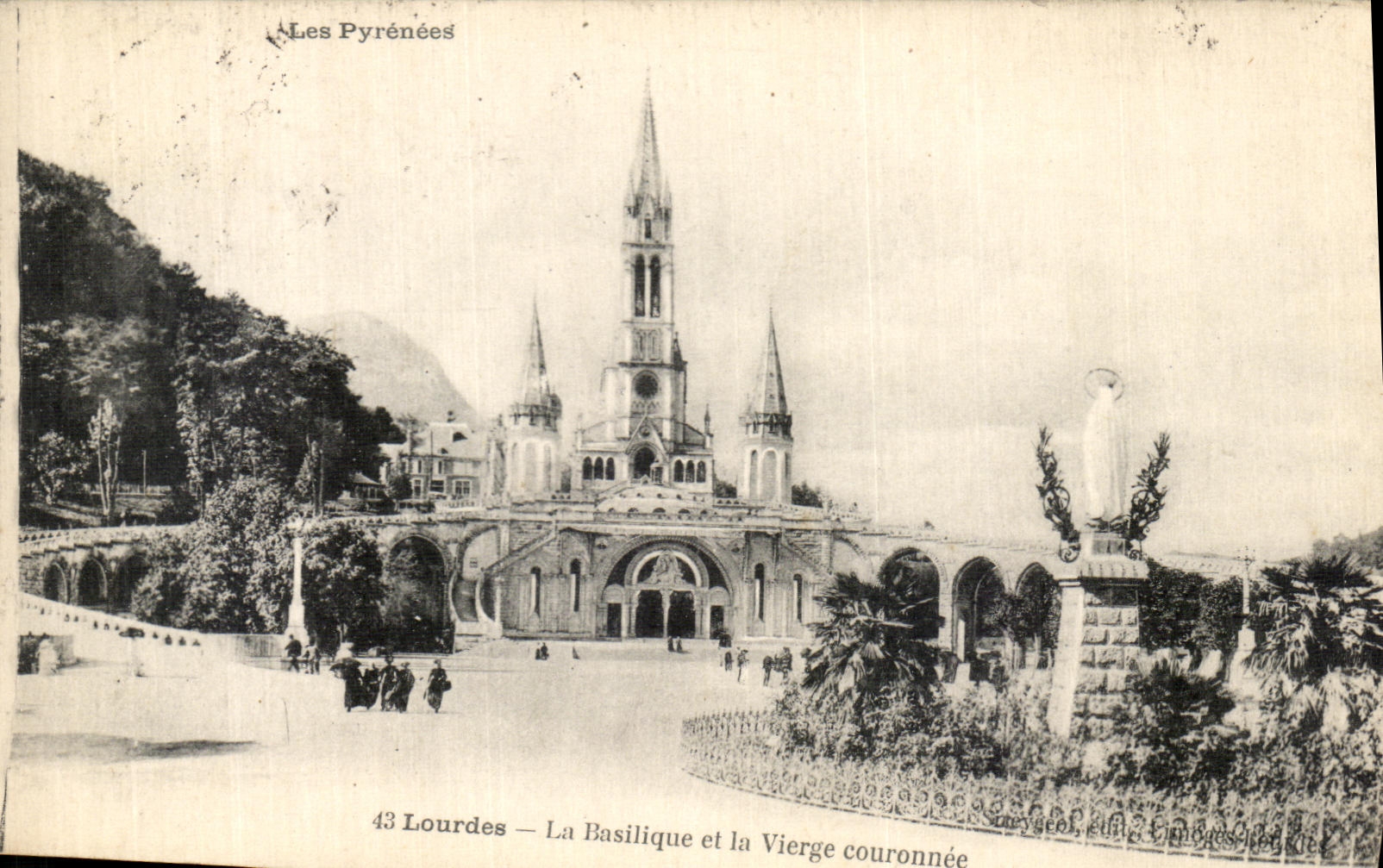 VINTAGE POSTCARD Heavy the Basilica and the Couronnee Virgin