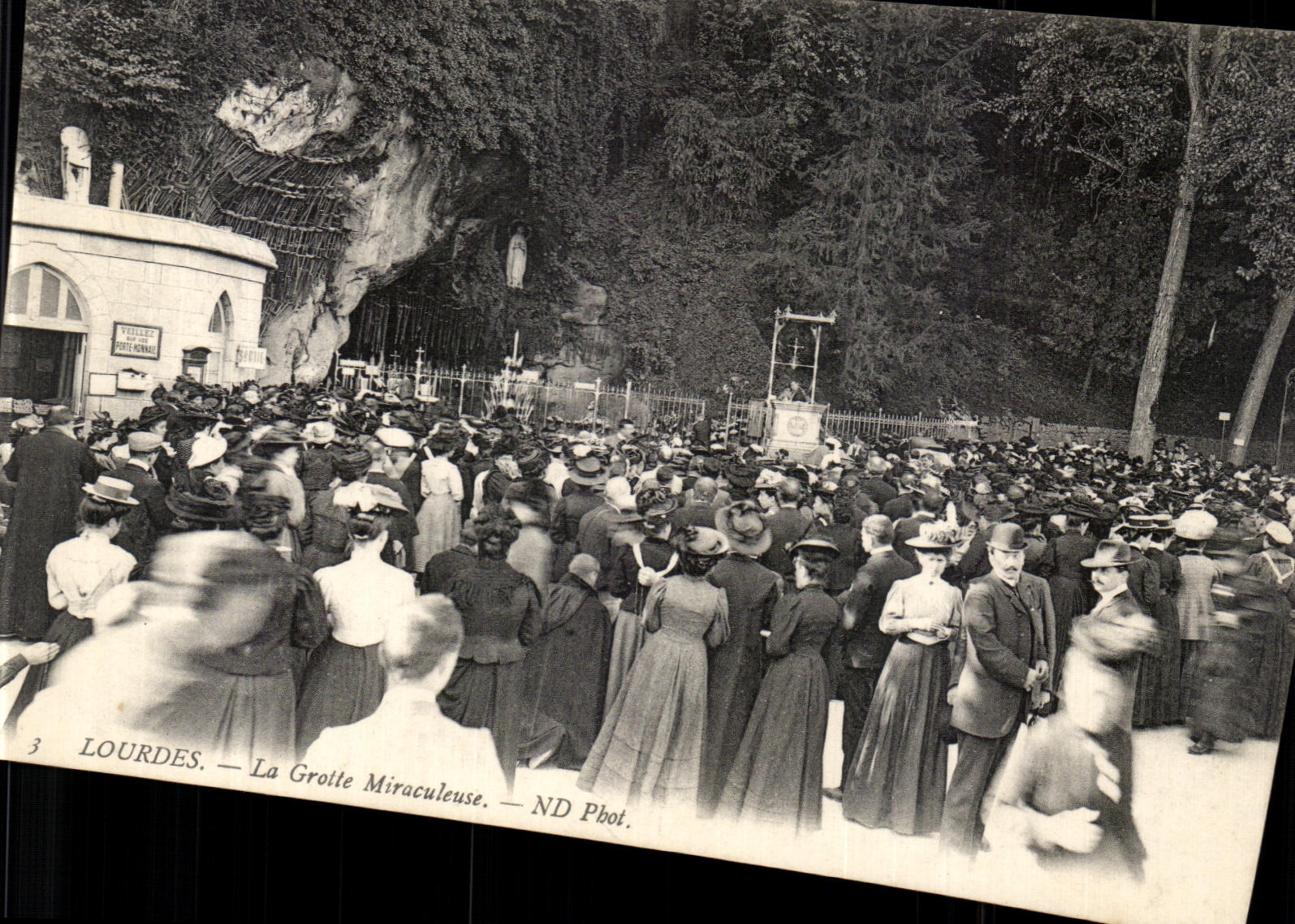 VINTAGE POSTCARD Heavy the Miraculous Cave