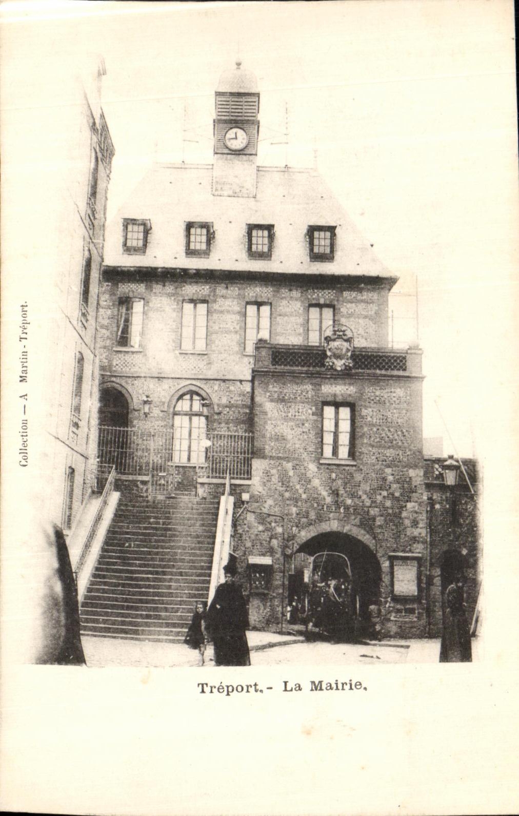 VINTAGE POSTCARD Treport the Town hall