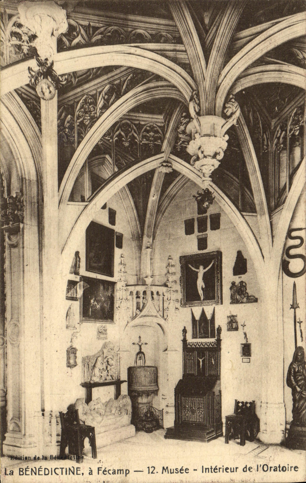 El benedictino de la POSTAL de la VENDIMIA tiene interior de Fecamp Musee de L oratorio