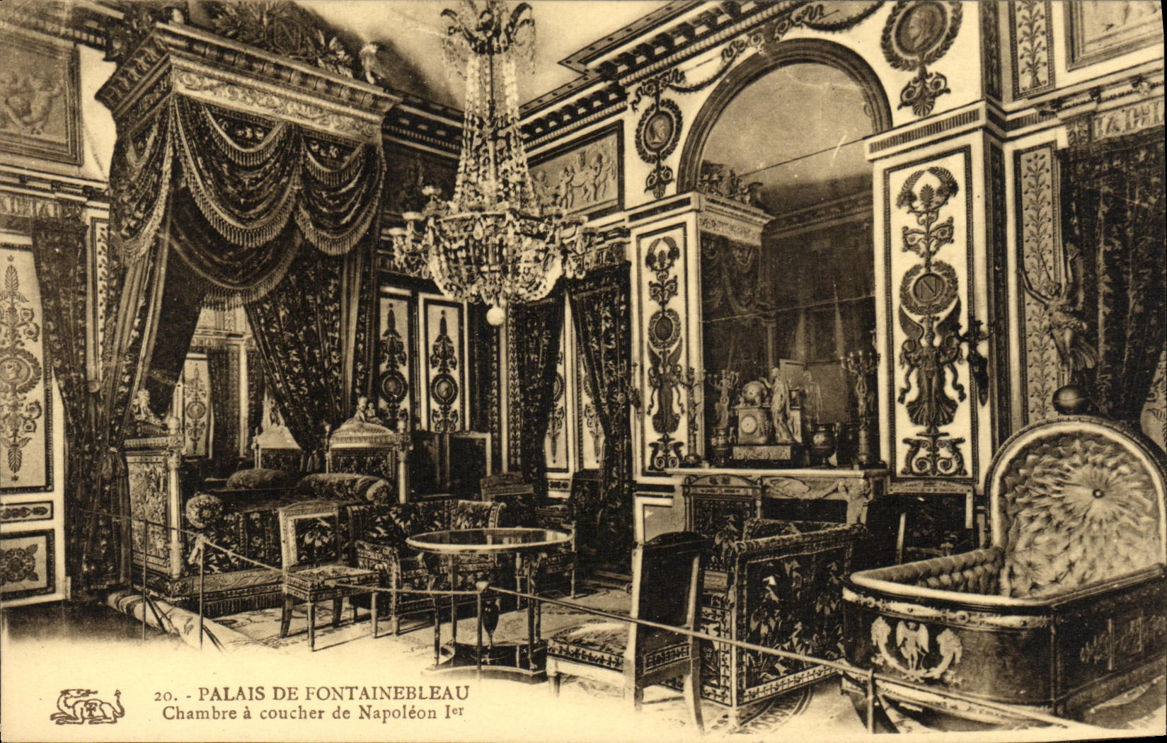 VINTAGE POSTCARD Castle of Fontainebleau Room To be slept Of Napoleon 1st