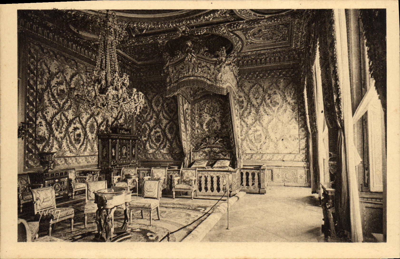 VINTAGE POSTCARD Palate of Fontainebleau Room of the Empresses