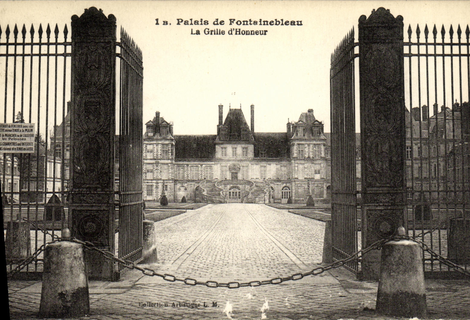 VINTAGE POSTCARD Palate of Fontainebleau the Grid D Honor