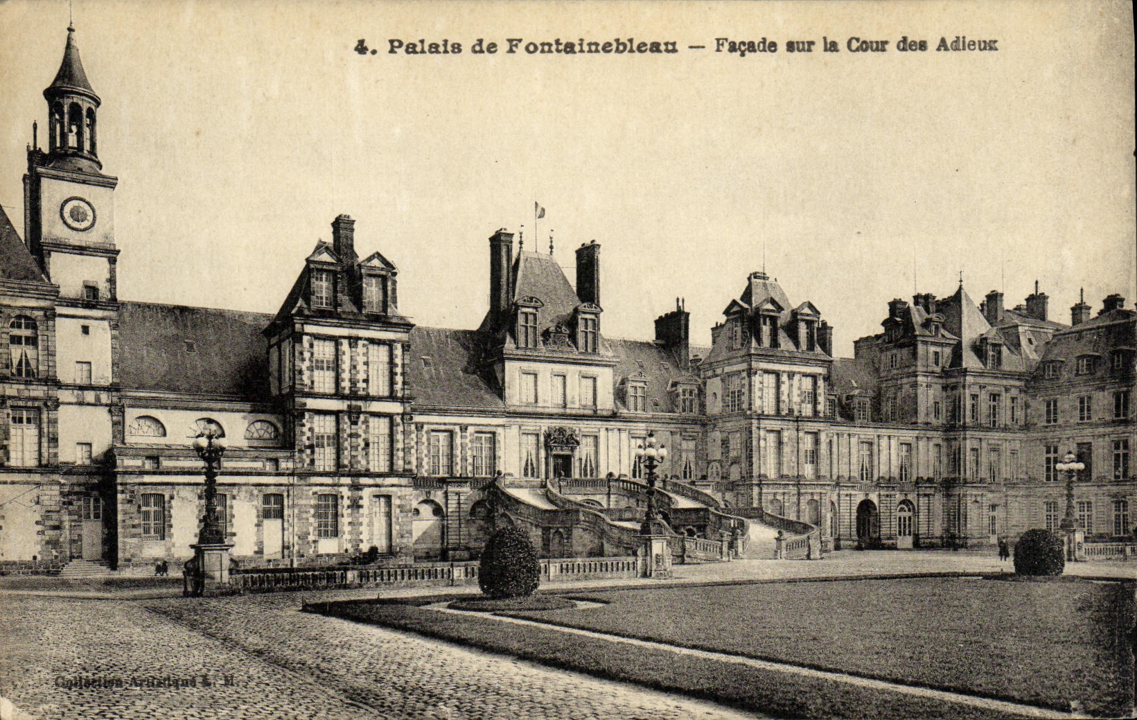 VINTAGE POSTCARD Palate of Fontainebleau Frontage On the Court of the Good byes