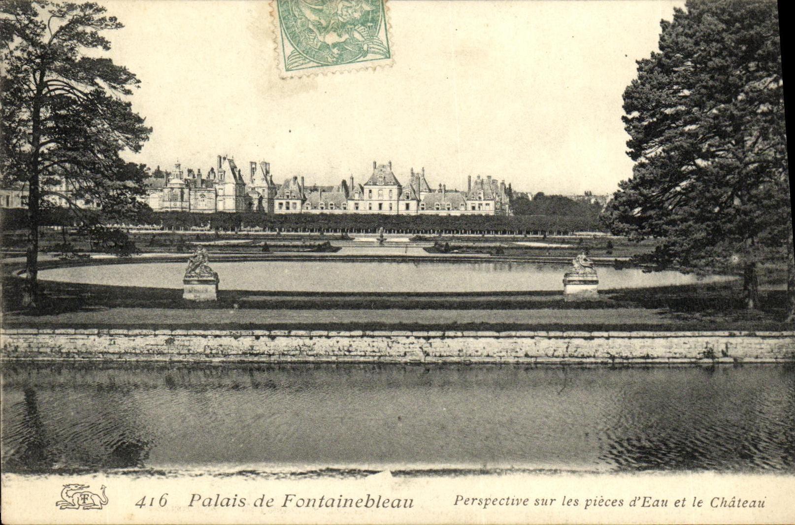 VINTAGE POSTCARD Fontainebleau Palate of View on the Parts D Water and the castle