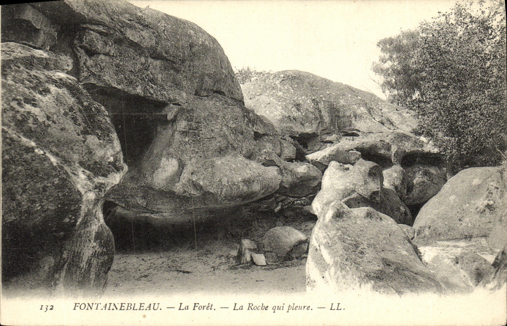 VINTAGE POSTCARD Fontainebleau Drill the Drill the Rock which Cries