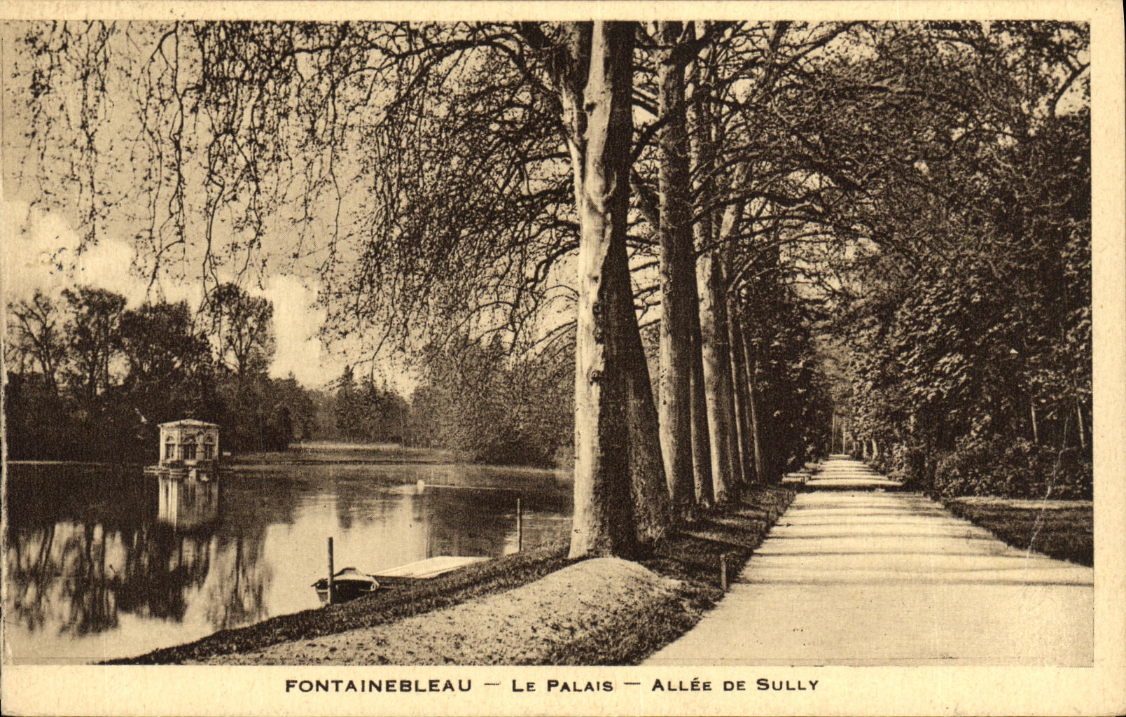 VINTAGE POSTCARD Fontainebleau the Palate Gone De Sully