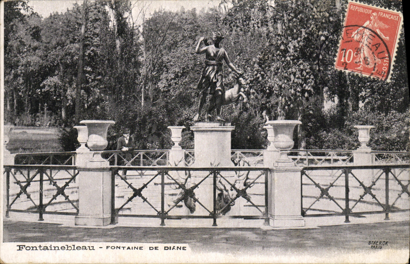 VINTAGE POSTCARD Fontainebleau Drill of Diane