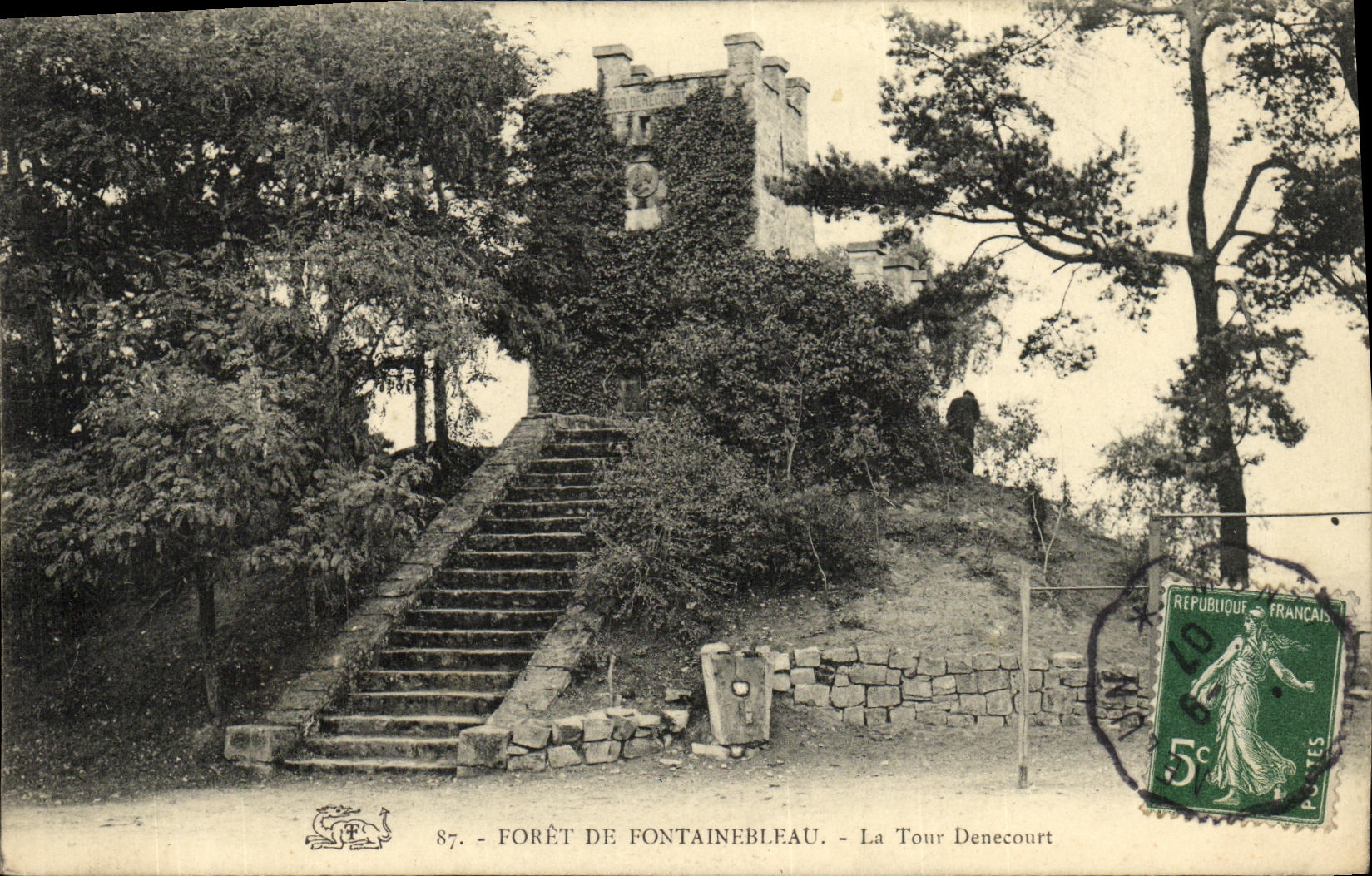 VINTAGE POSTCARD Drill De Fontainebleau the Denecourt Tower
