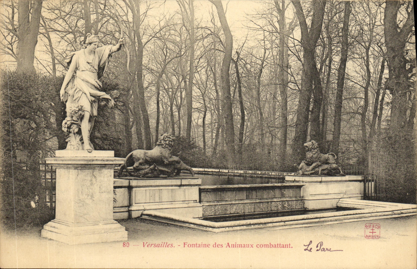 CPA Versailles Fontaine des Auimaux combattant Lion