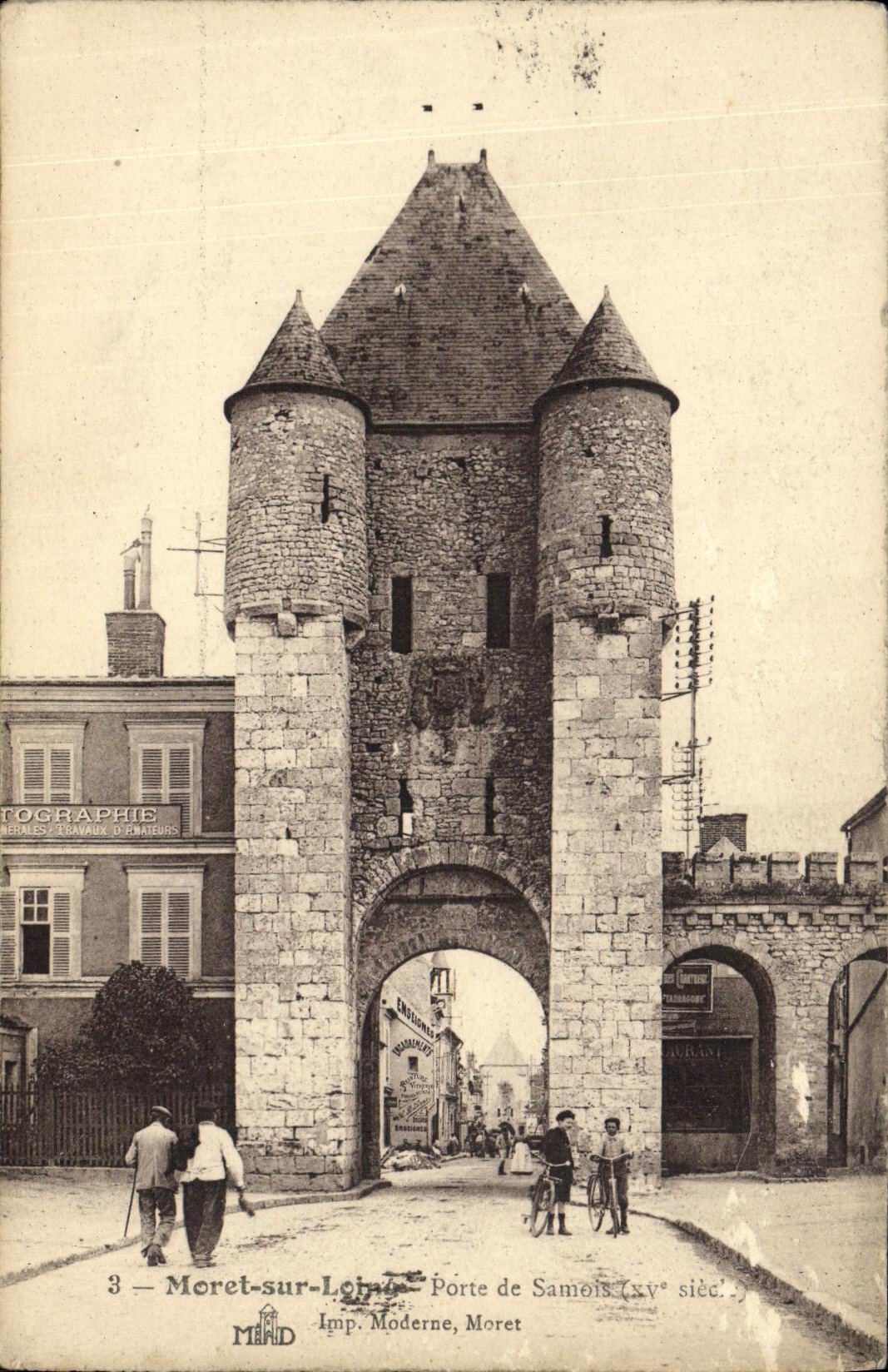 VINTAGE POSTCARD Moret on Loing Carries of Samois