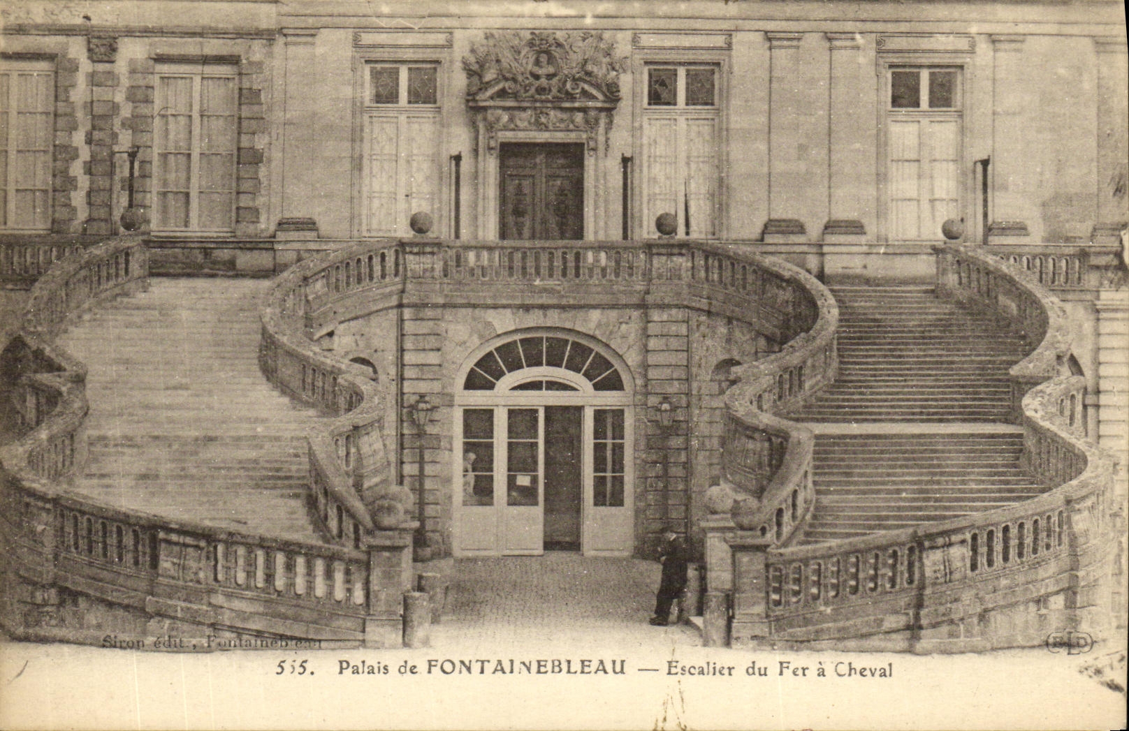 VINTAGE POSTCARD Palais De Fontainebleau Escalier of the Horseshoe